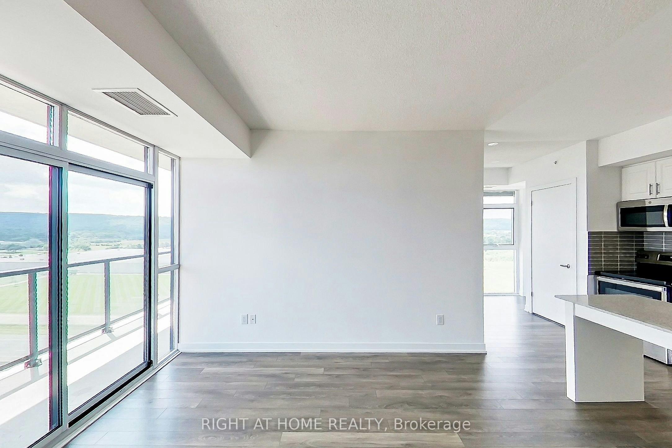 1208-550 North Service Road, Grimsby, ON, L3M 0H9 - 6