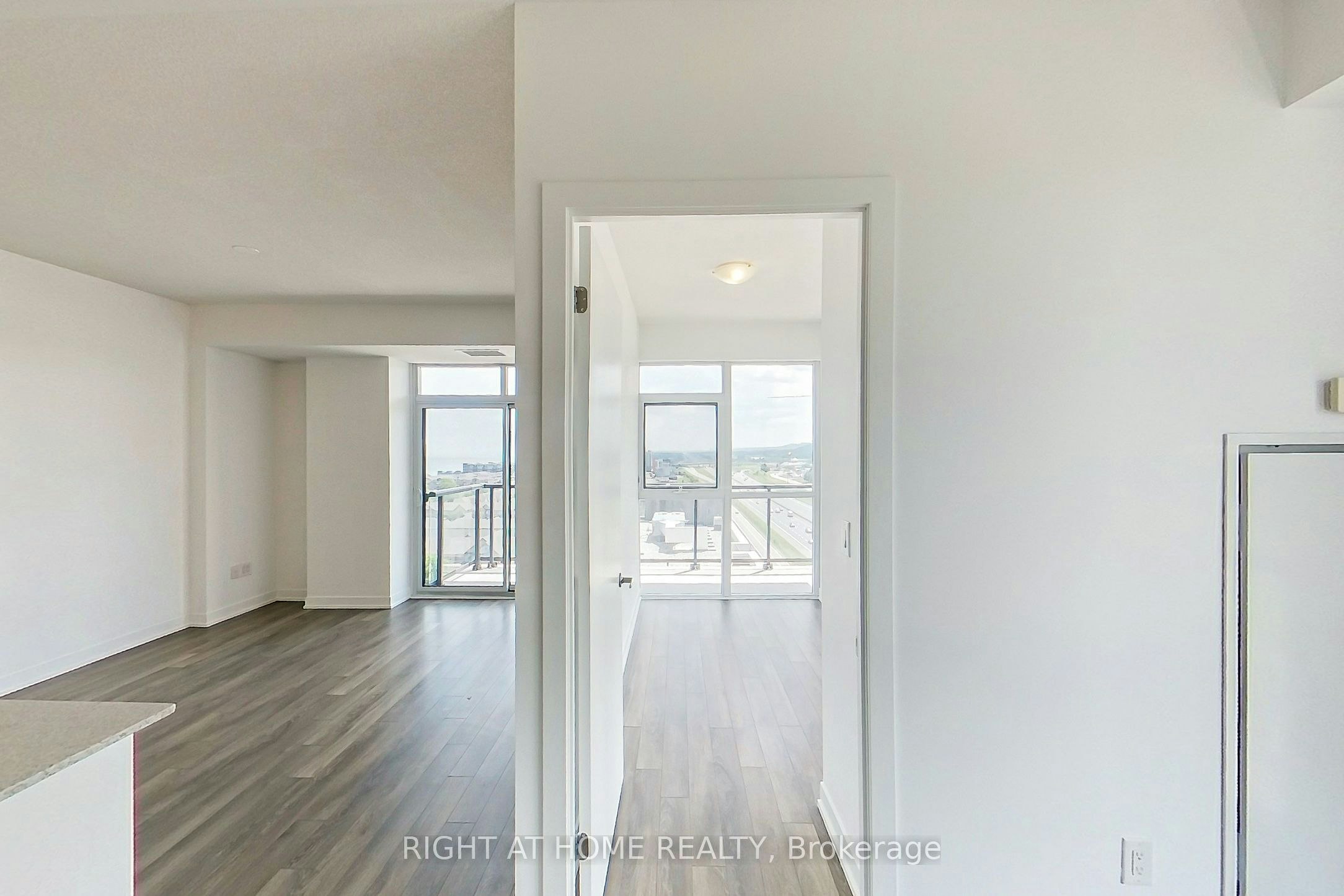 1208-550 North Service Road, Grimsby, ON, L3M 0H9 - 5