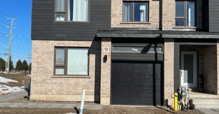 18 Roper Place, Kitchener, ON, N2R 1R2 - 2