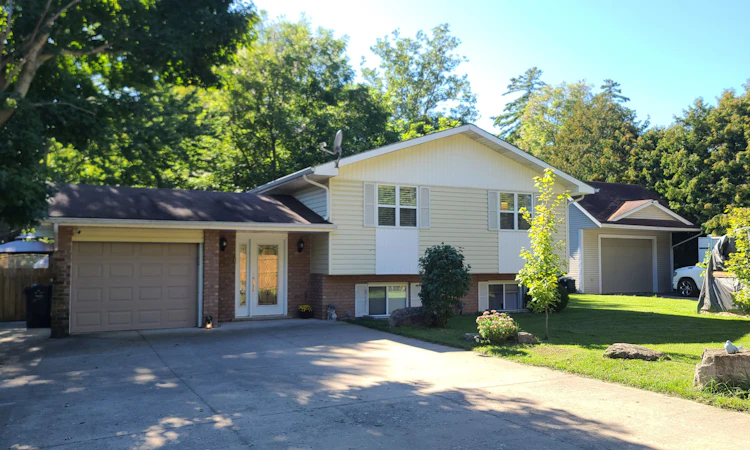 1327 East Quarter Line Road