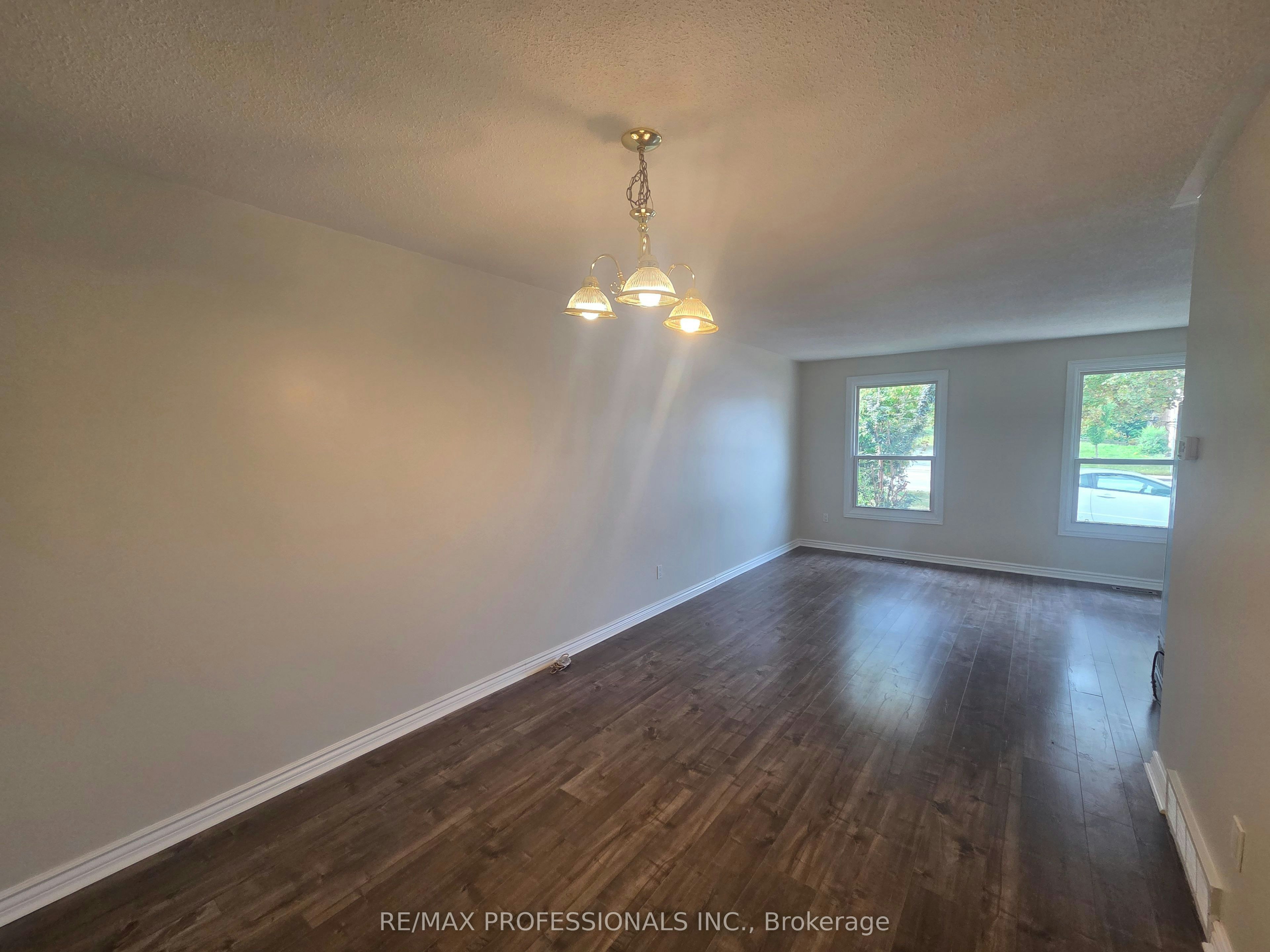 UPPER-881 Lawrence Road, Hamilton, ON, L8K 2A4 - 5