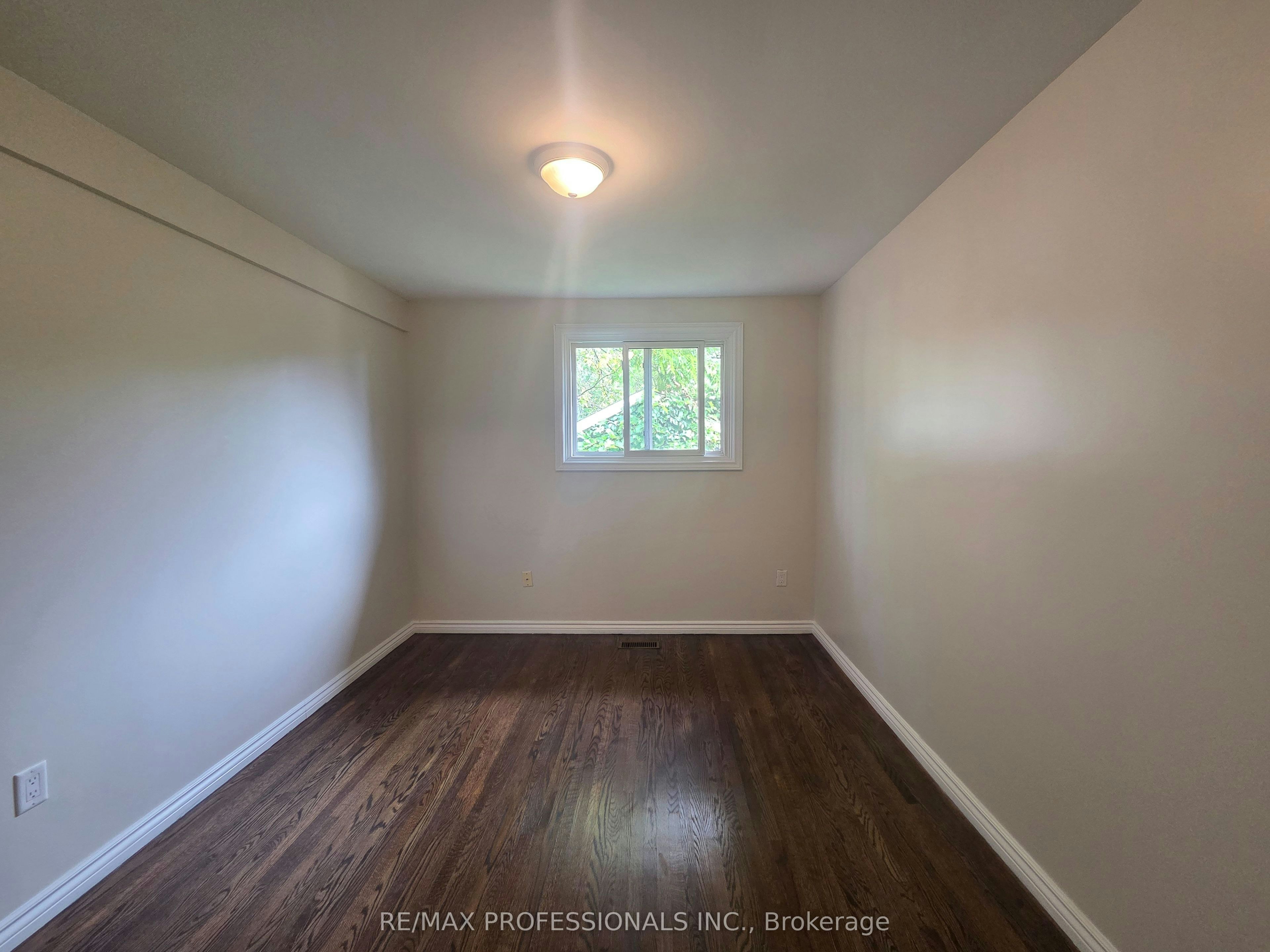 UPPER-881 Lawrence Road, Hamilton, ON, L8K 2A4 - 17