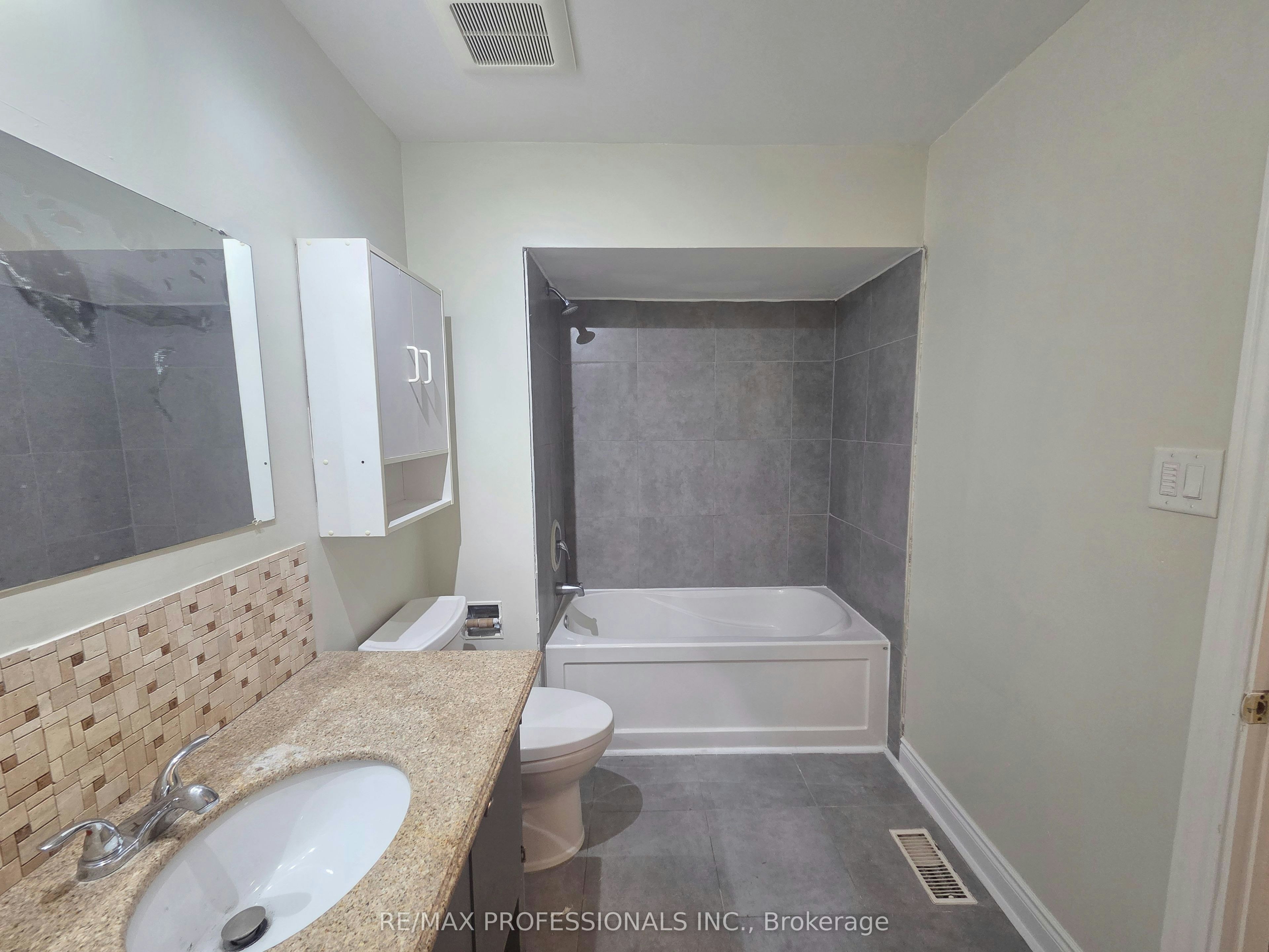 UPPER-881 Lawrence Road, Hamilton, ON, L8K 2A4 - 20