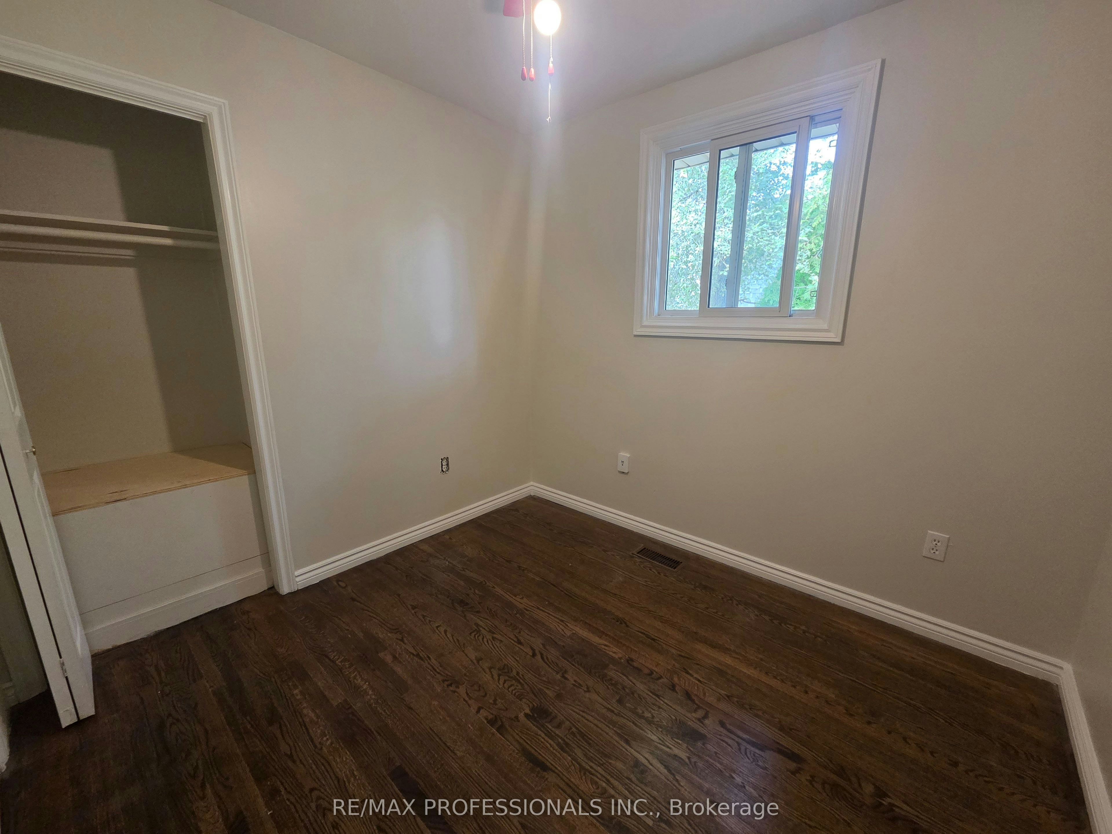 UPPER-881 Lawrence Road, Hamilton, ON, L8K 2A4 - 9