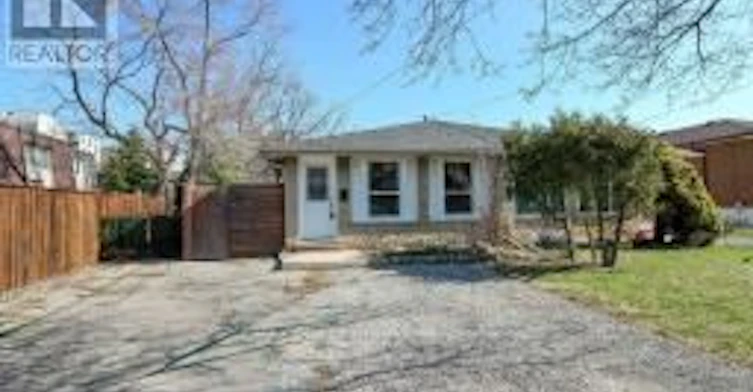 UPPER-881 Lawrence Road, Hamilton, ON, L8K 2A4