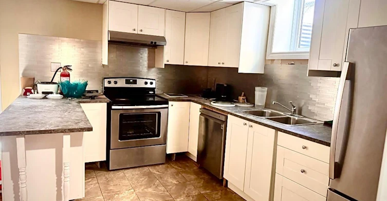 Basement-85 Roselawn Crescent, Welland, ON, L3C 0C3