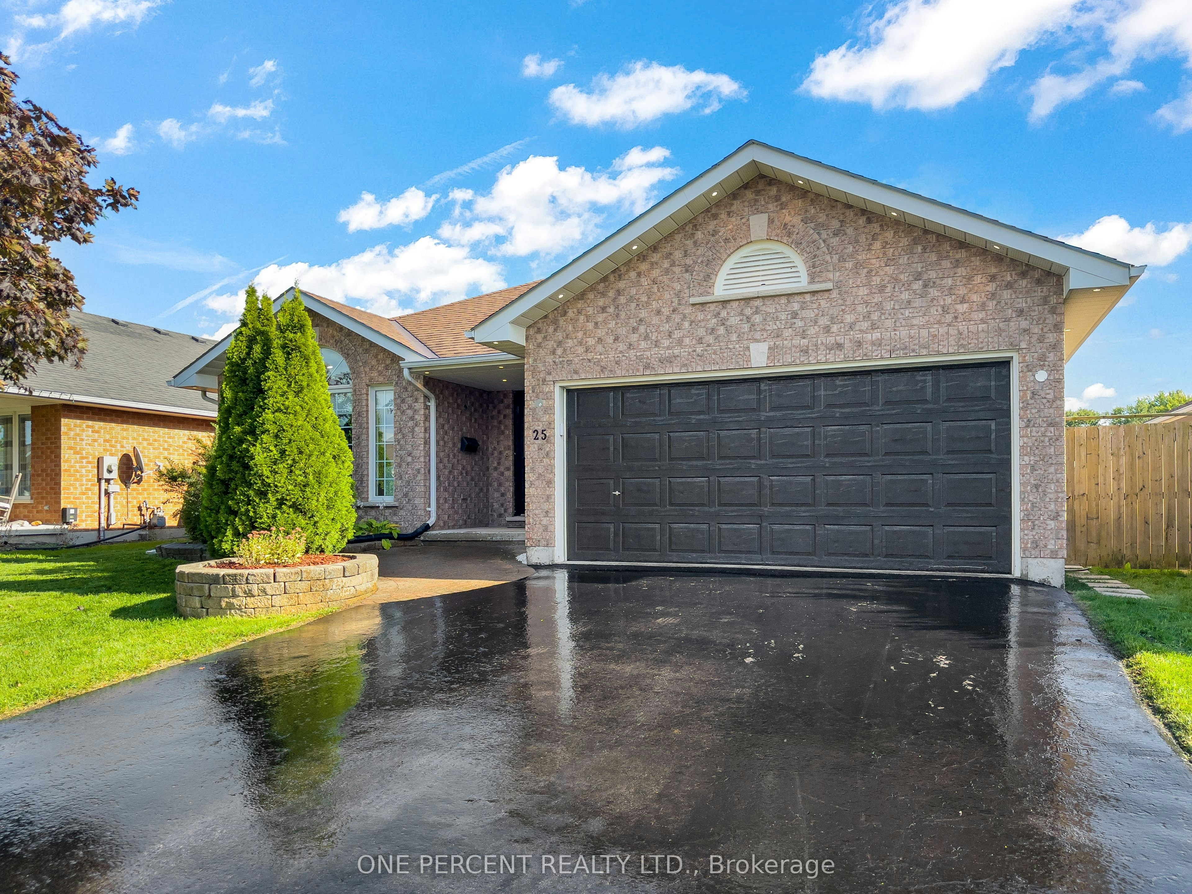 25 Hickory Grove, Belleville, ON, K8N 5X6