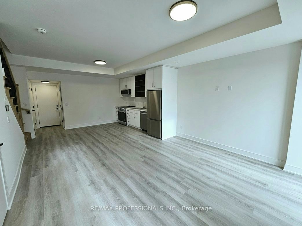 230 Ellis Avenue, St. Catharines, ON, L2P 0H2 - 4
