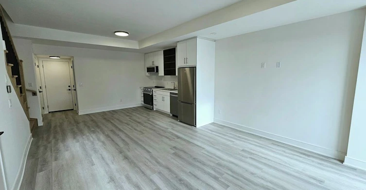 230 Ellis Avenue, St. Catharines, ON, L2P 0H2 - 4