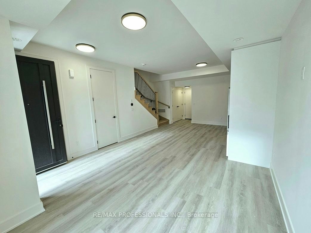230 Ellis Avenue, St. Catharines, ON, L2P 0H2 - 3