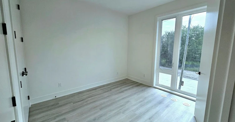 230 Ellis Avenue, St. Catharines, ON, L2P 0H2 - 11