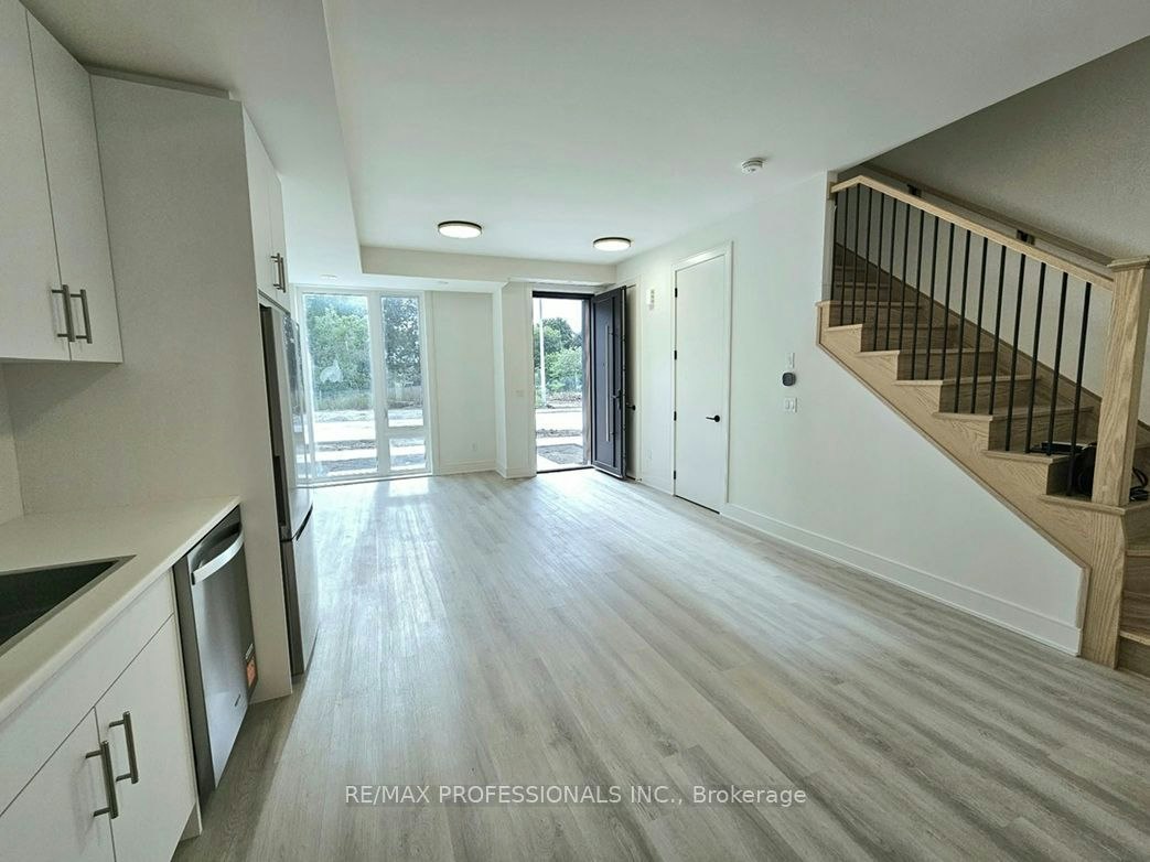 230 Ellis Avenue, St. Catharines, ON, L2P 0H2 - 10