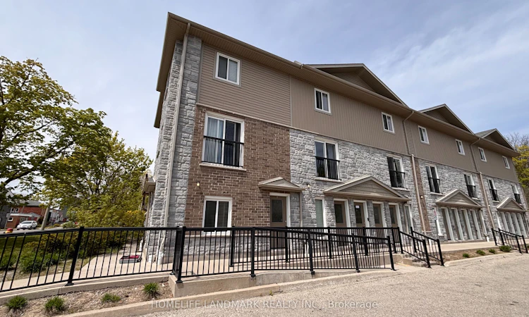 1-122 Courtland Avenue E