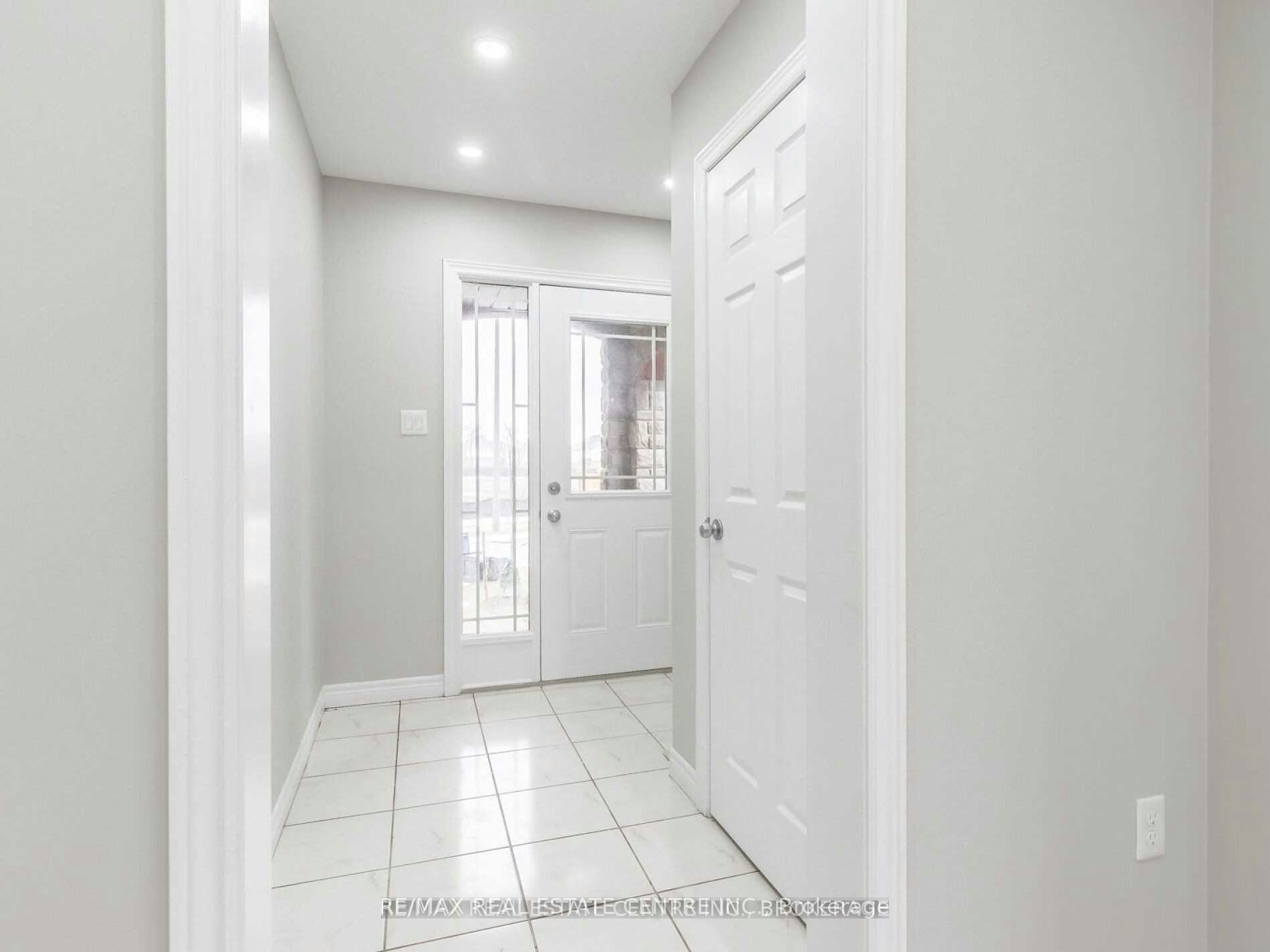 Upper-270 Ambrous Crescent, Guelph, ON, N1G 0G2 - 4