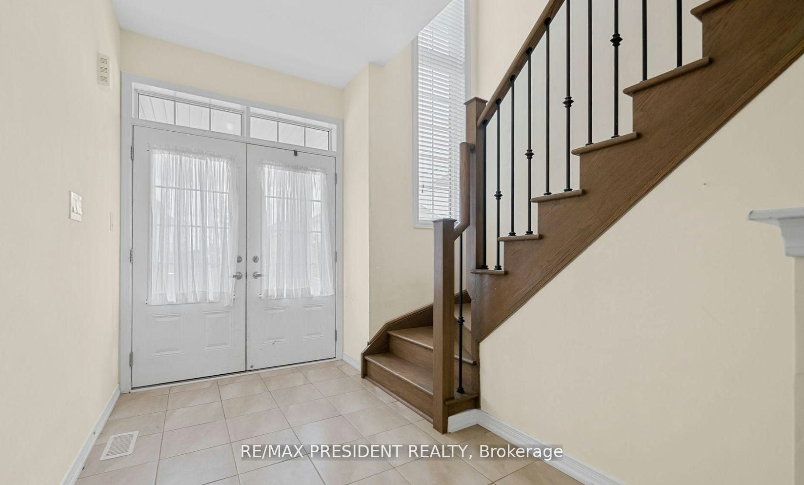 25 Seanesy Drive, Thorold, ON, L3B 0G5 - 4