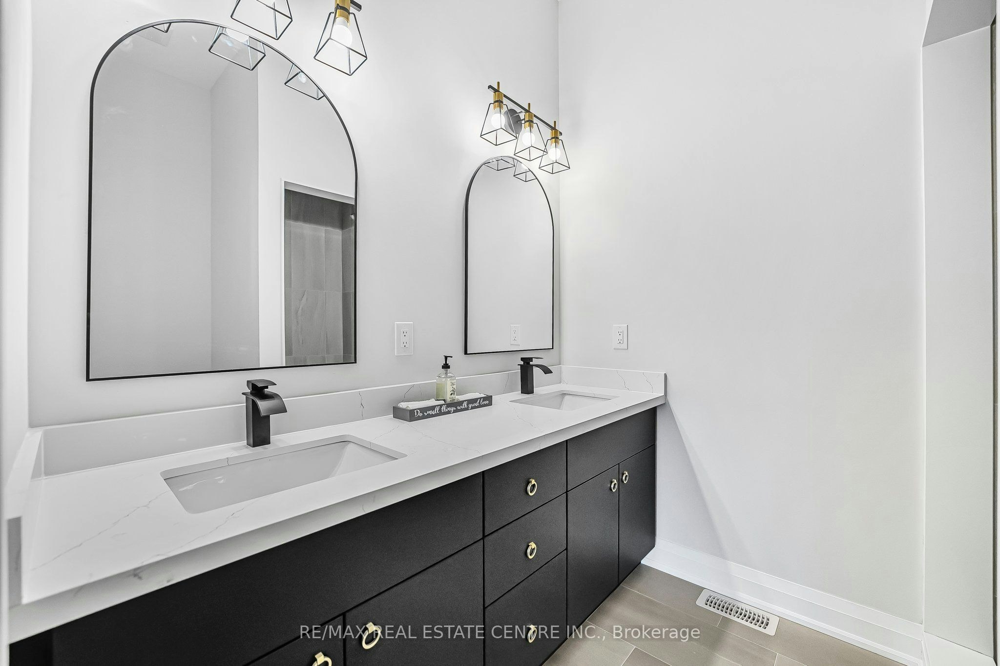 99 Hillcrest Road, Port Colborne, ON, L3K 6E4 - 33