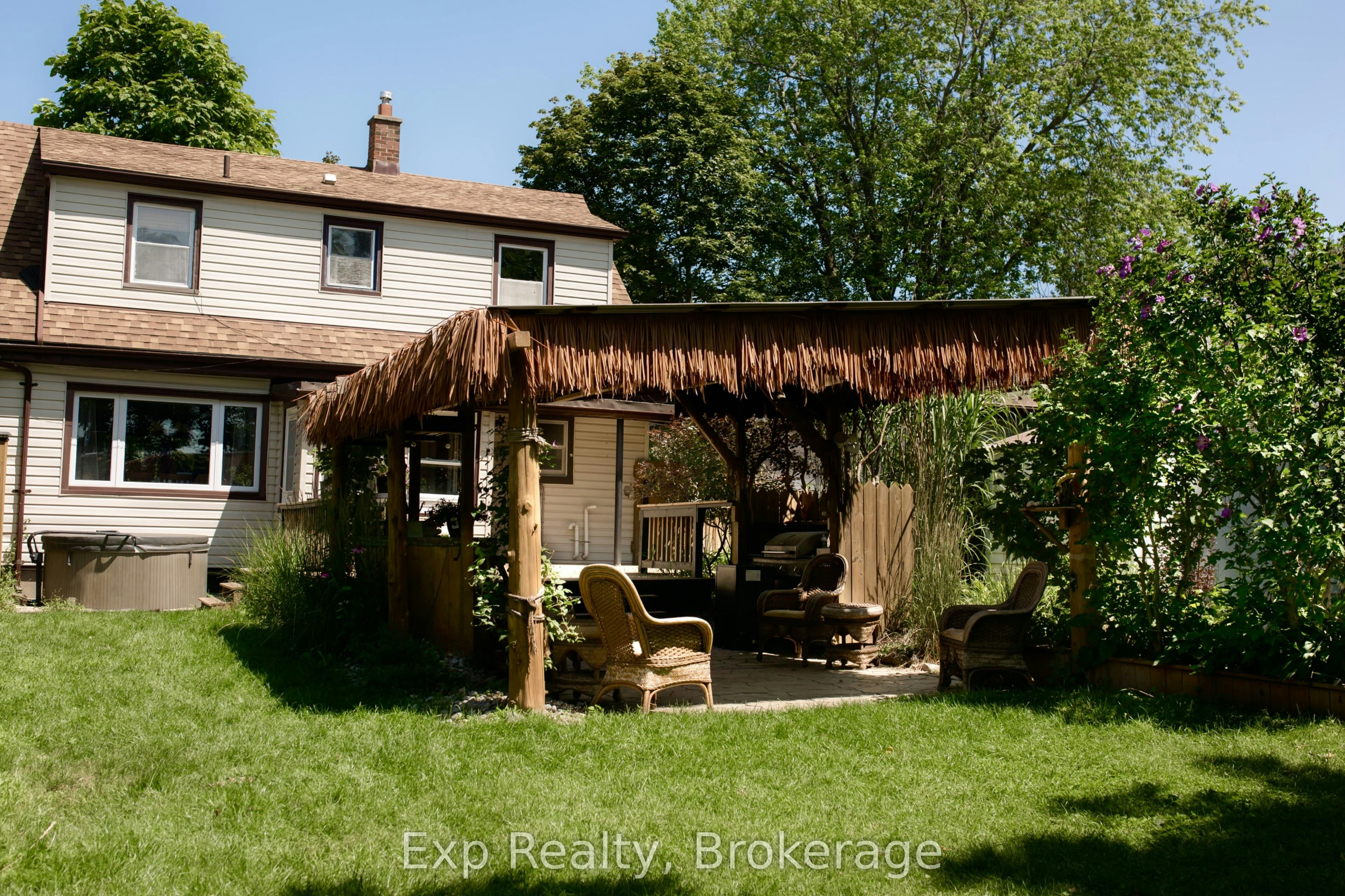 10 Valleyview Crescent, Belleville, ON, K8P 3G1 - 3