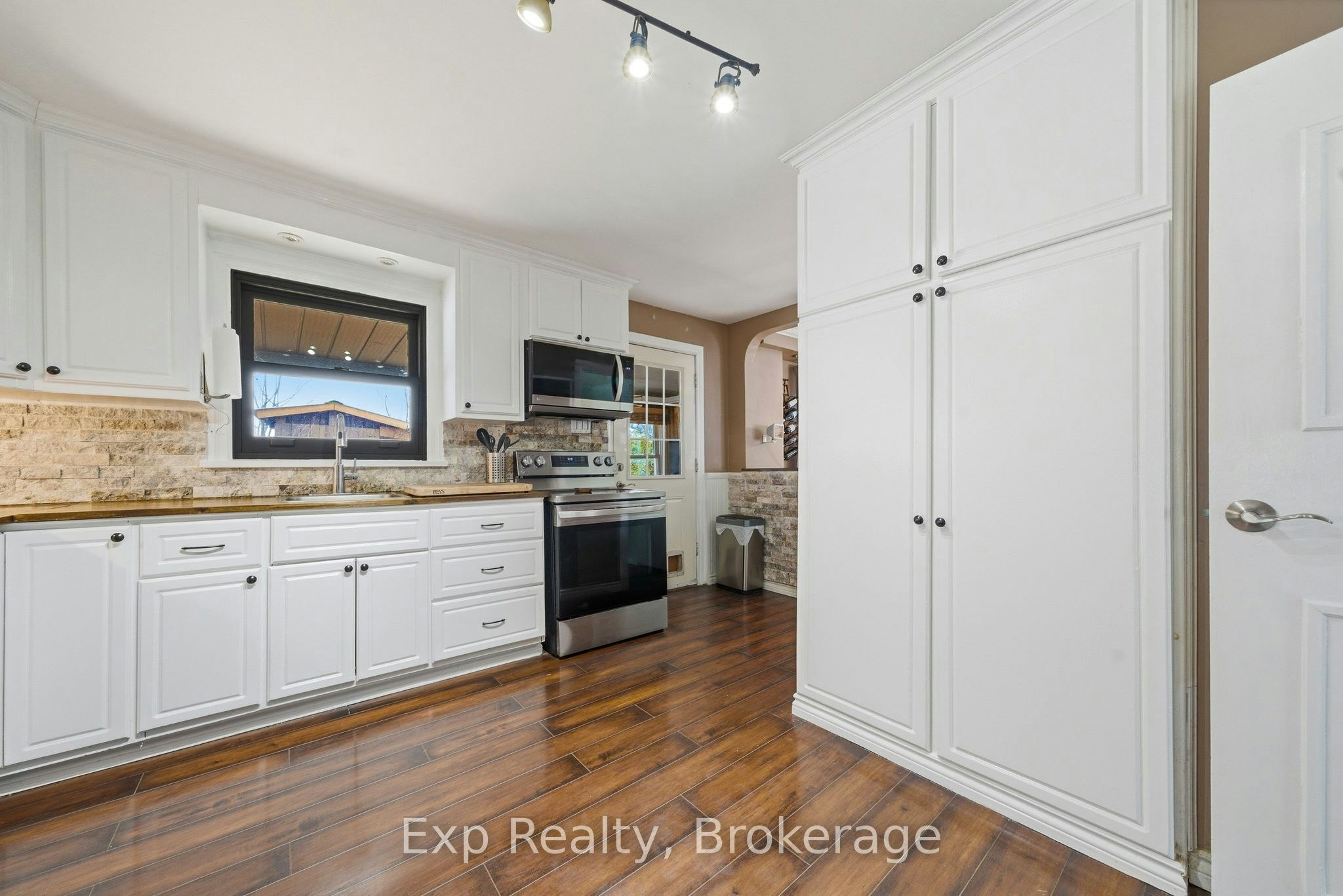10 Valleyview Crescent, Belleville, ON, K8P 3G1 - 14