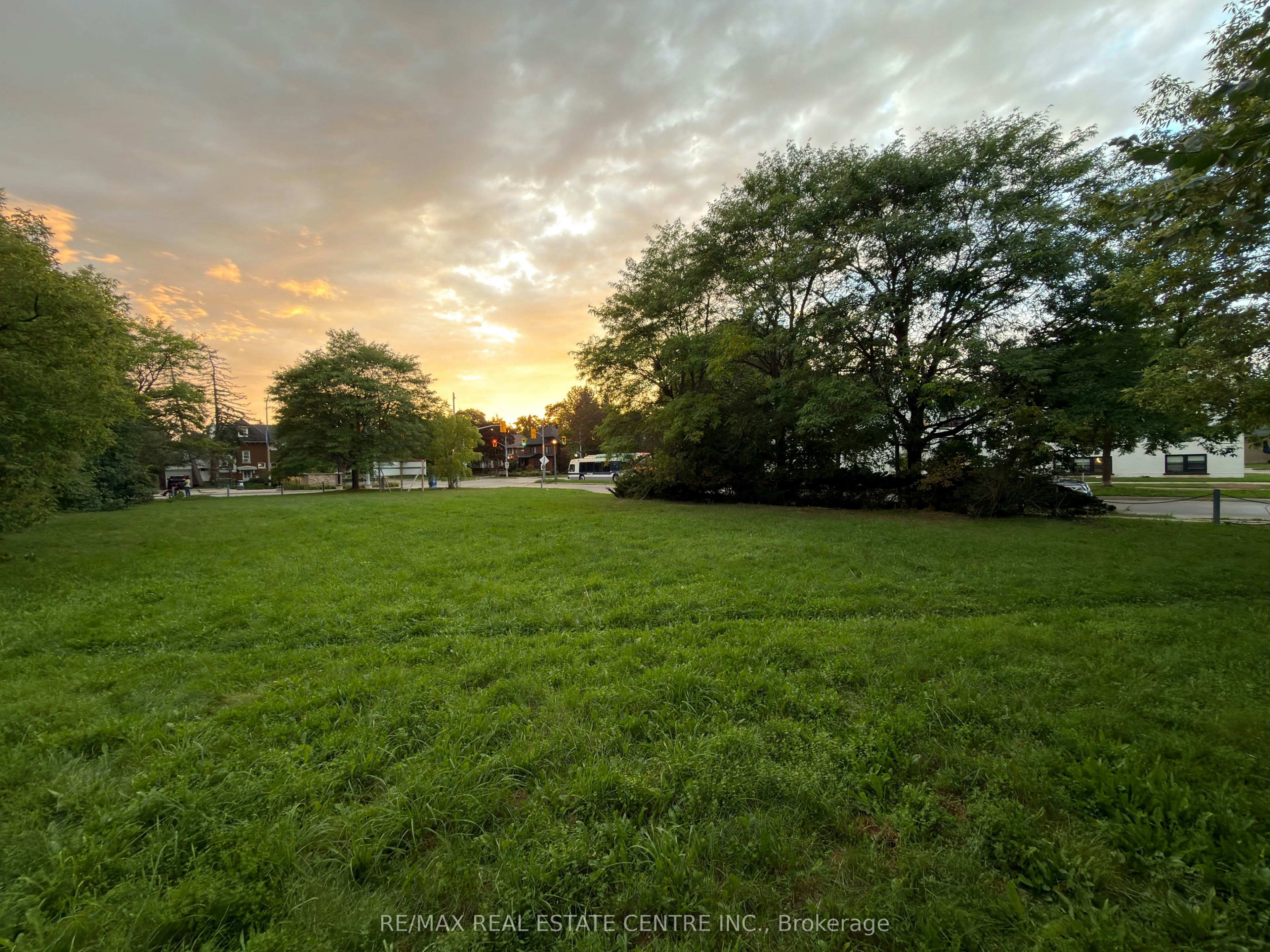 115 Union Boulevard, Kitchener, ON, N2M 2S1 - 2