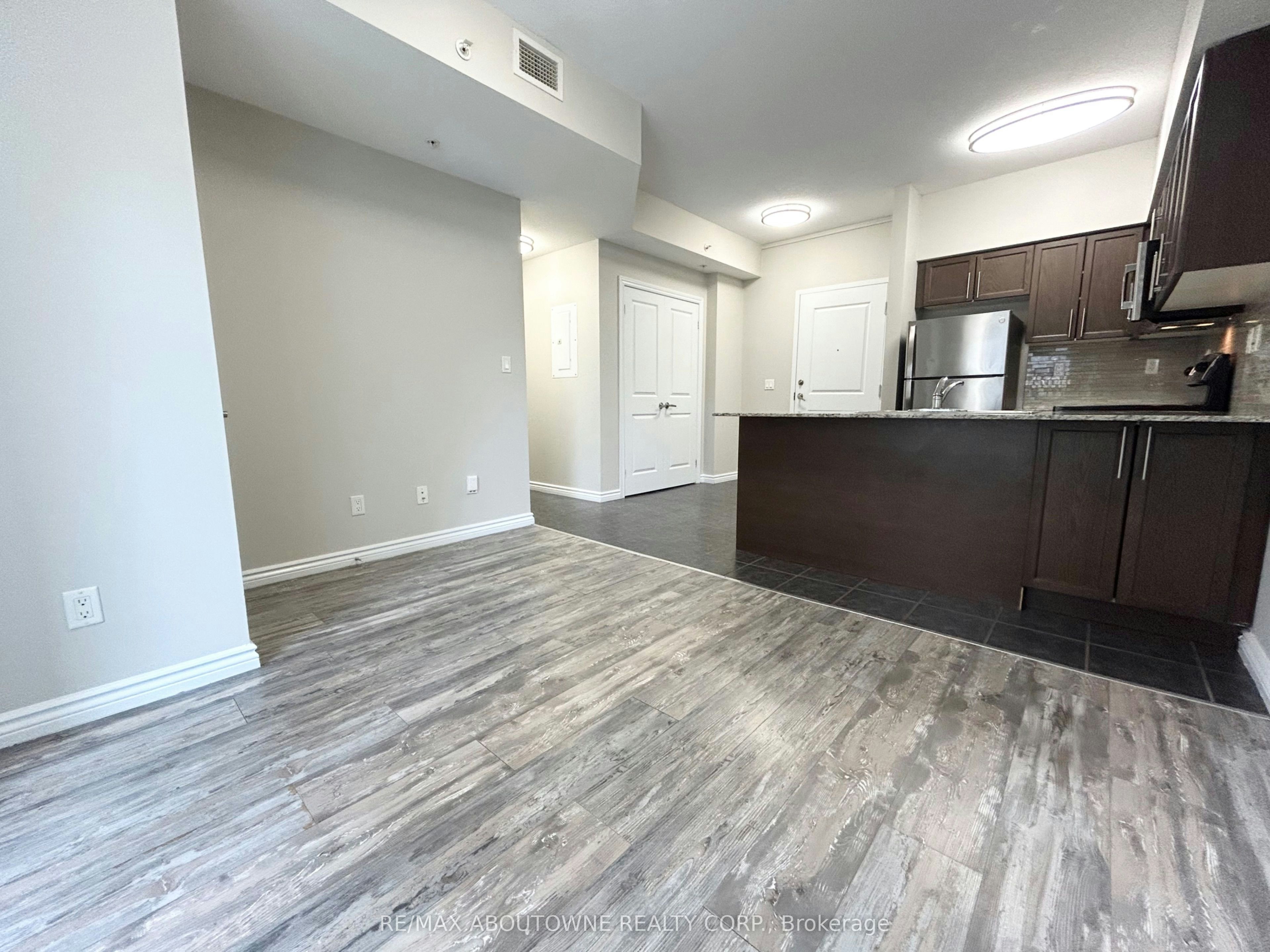 102-5 Rittenhouse Road, Kitchener, ON, N2E 2M8 - 5
