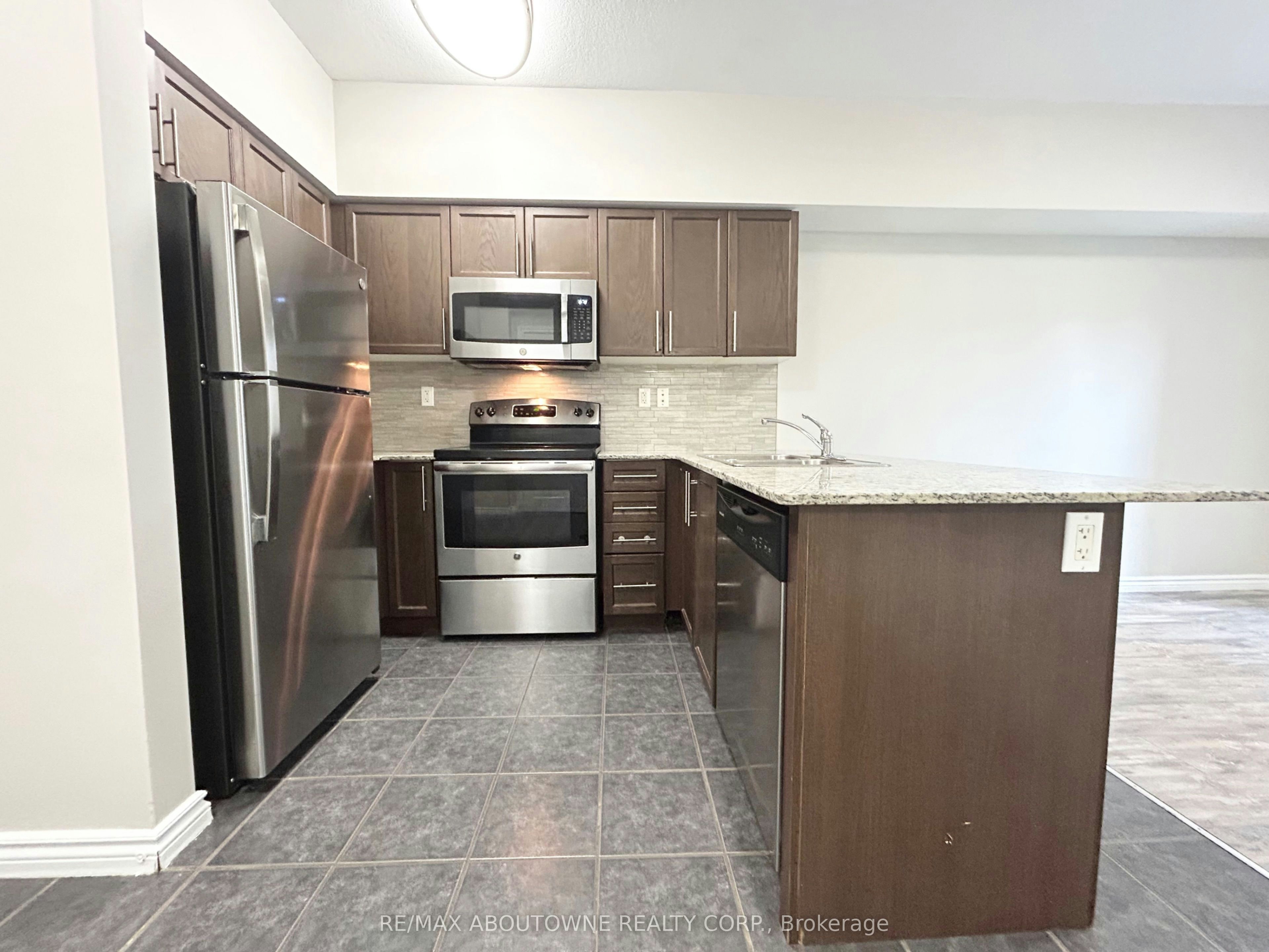 102-5 Rittenhouse Road, Kitchener, ON, N2E 2M8 - 3
