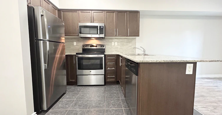 102-5 Rittenhouse Road, Kitchener, ON, N2E 2M8 - 3