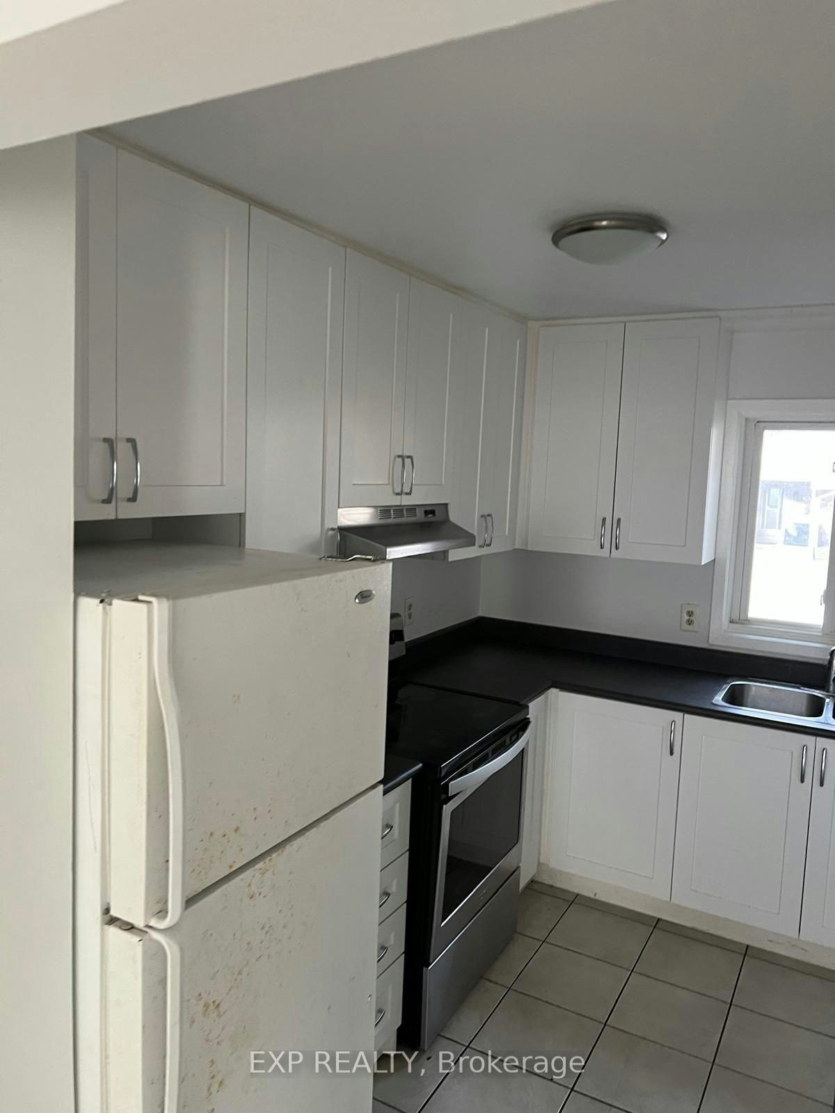 22-151 Bonaventure Drive, London, ON, N5V 4M1 - 2