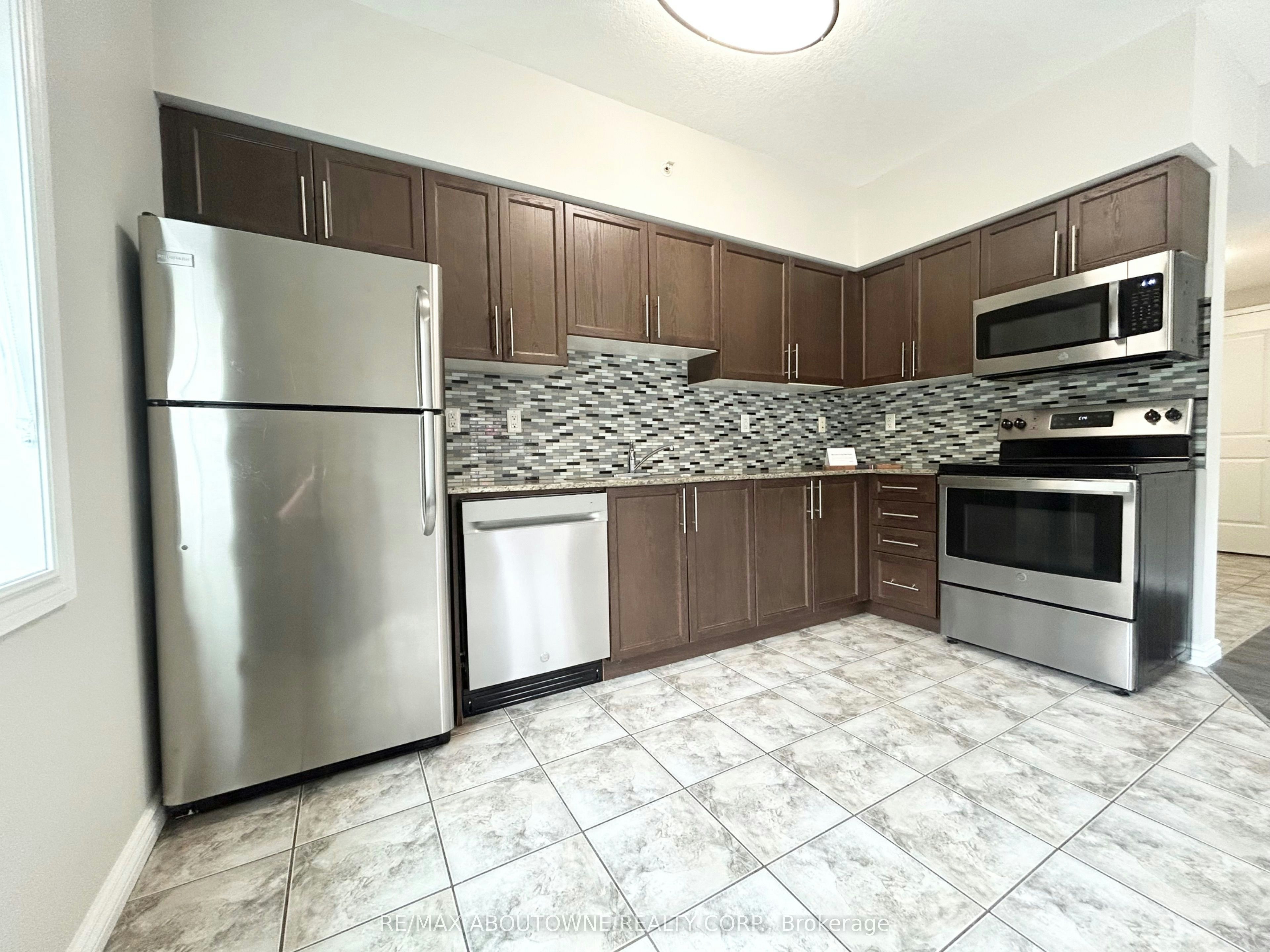102-7 Rittenhouse Road, Kitchener, ON, N2E 2M8 - 8