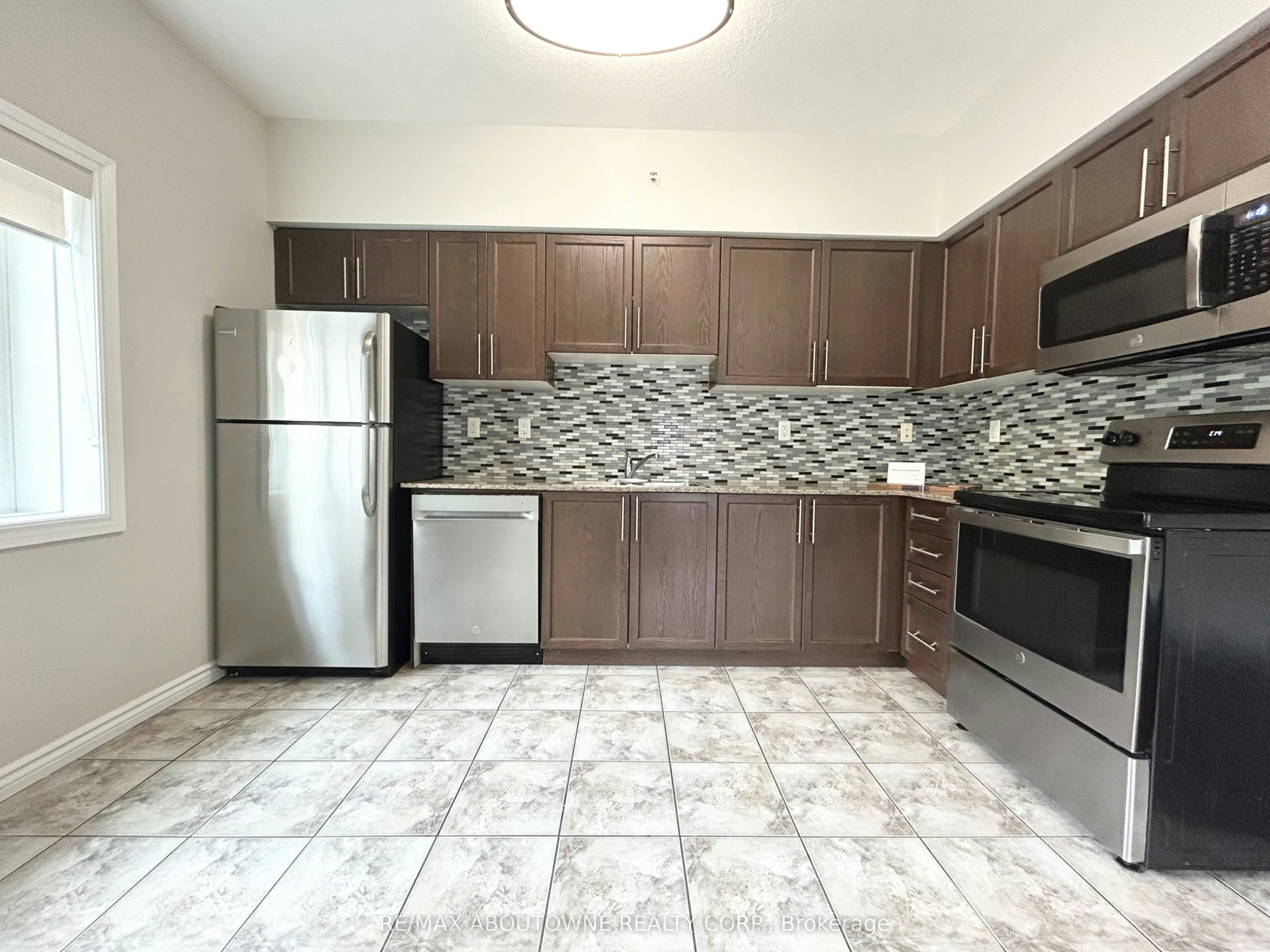 102-7 Rittenhouse Road, Kitchener, ON, N2E 2M8 - 7