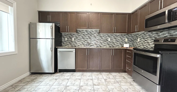 102-7 Rittenhouse Road, Kitchener, ON, N2E 2M8 - 7