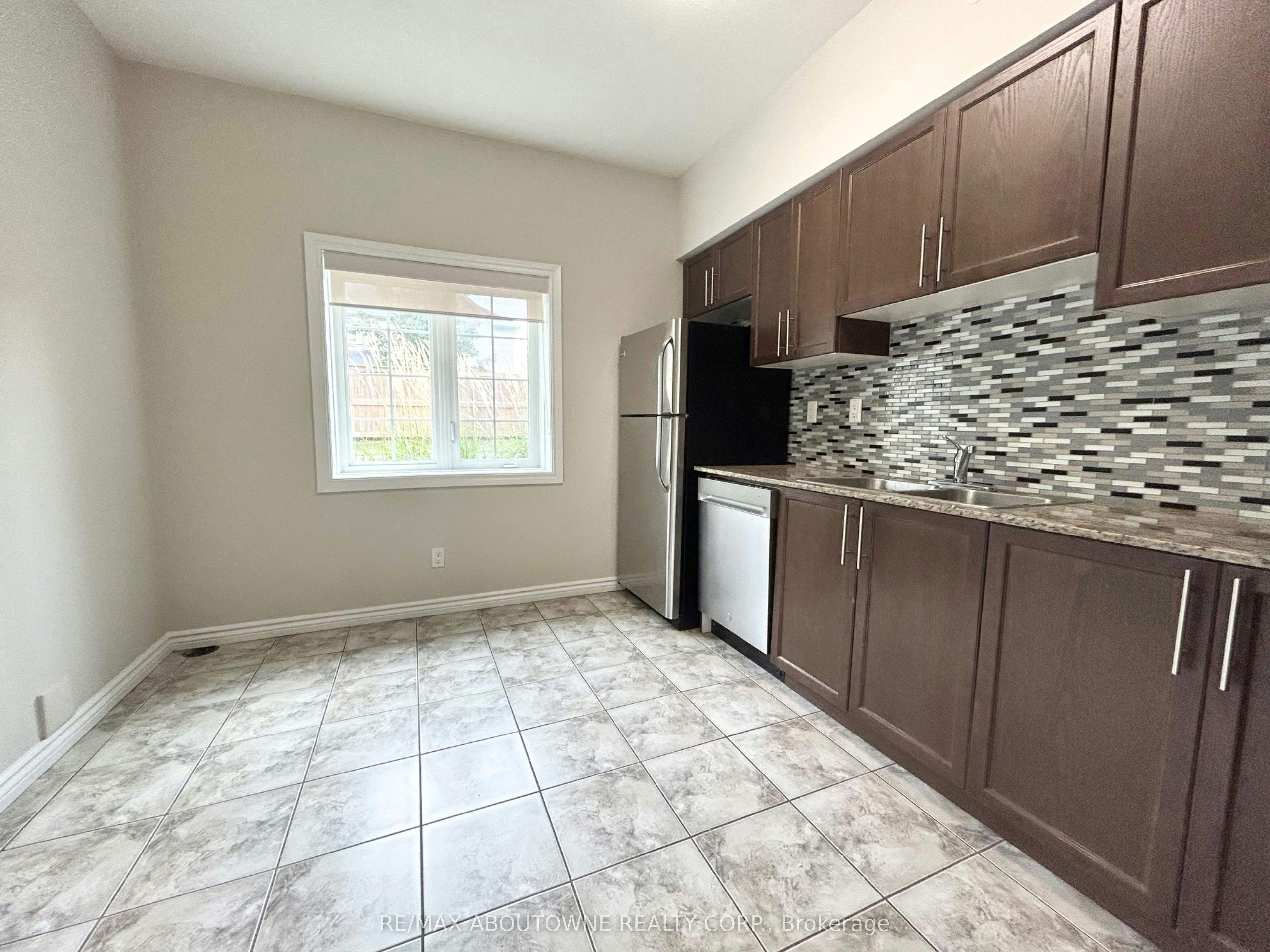 102-7 Rittenhouse Road, Kitchener, ON, N2E 2M8 - 10
