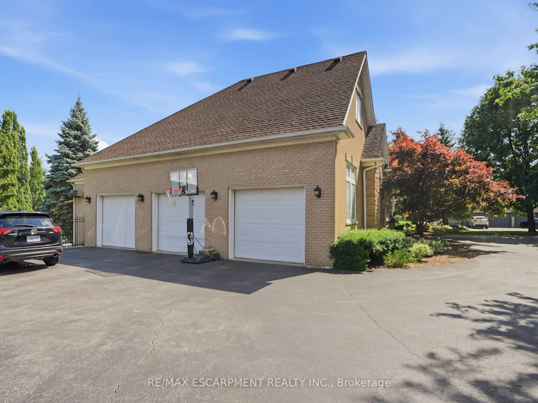 11 Palomino Drive, Hamilton, ON, L0R 1H3 - 3