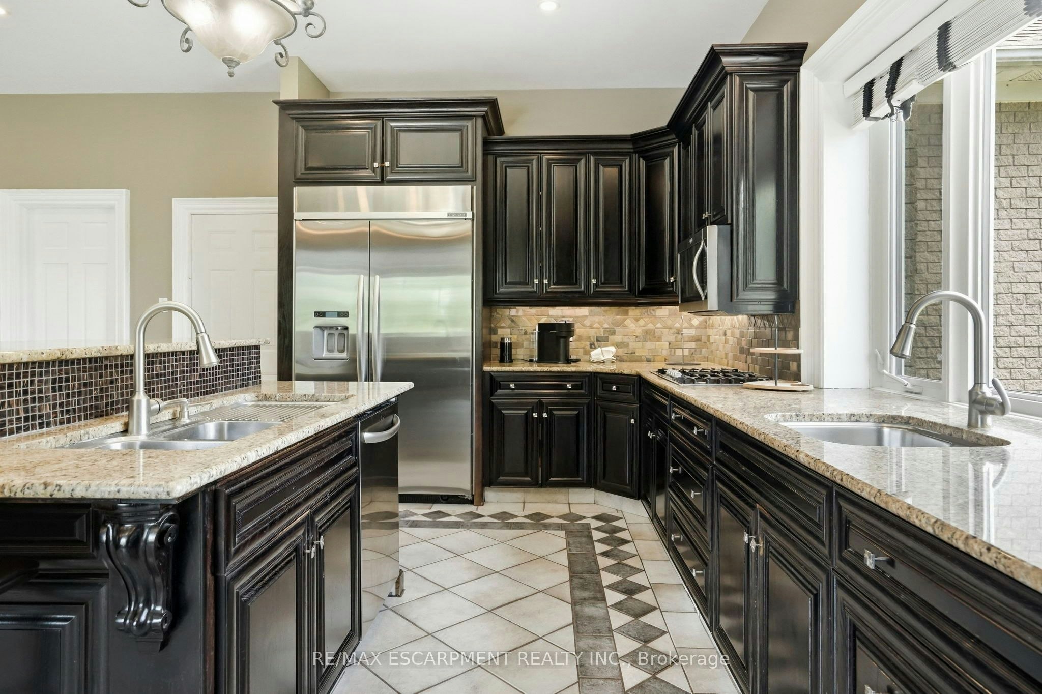 11 Palomino Drive, Hamilton, ON, L0R 1H3 - 14