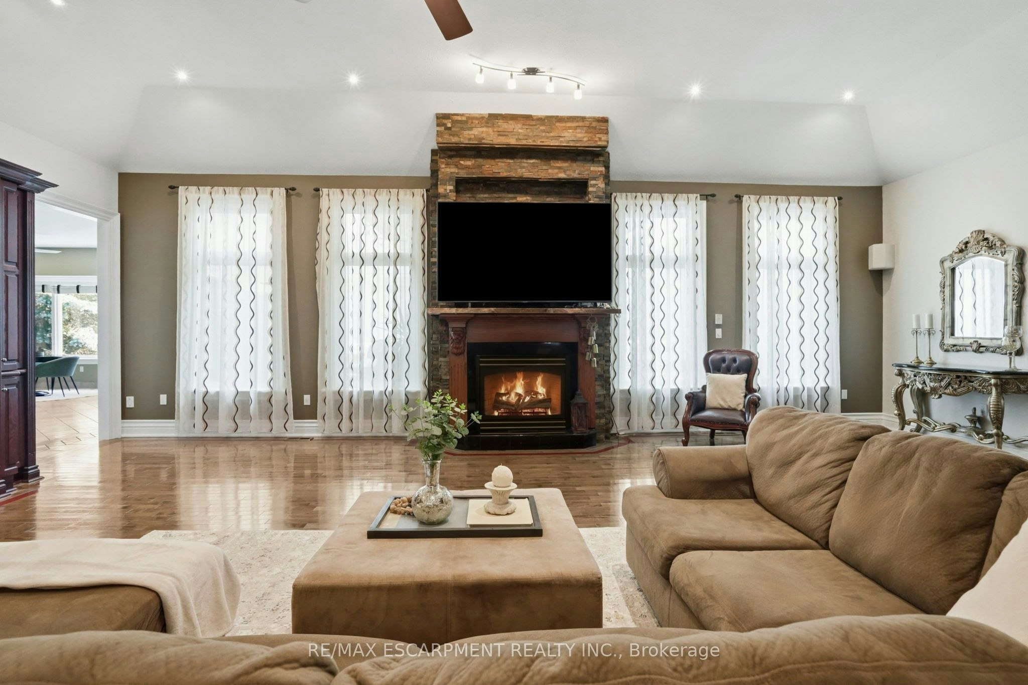 11 Palomino Drive, Hamilton, ON, L0R 1H3 - 8