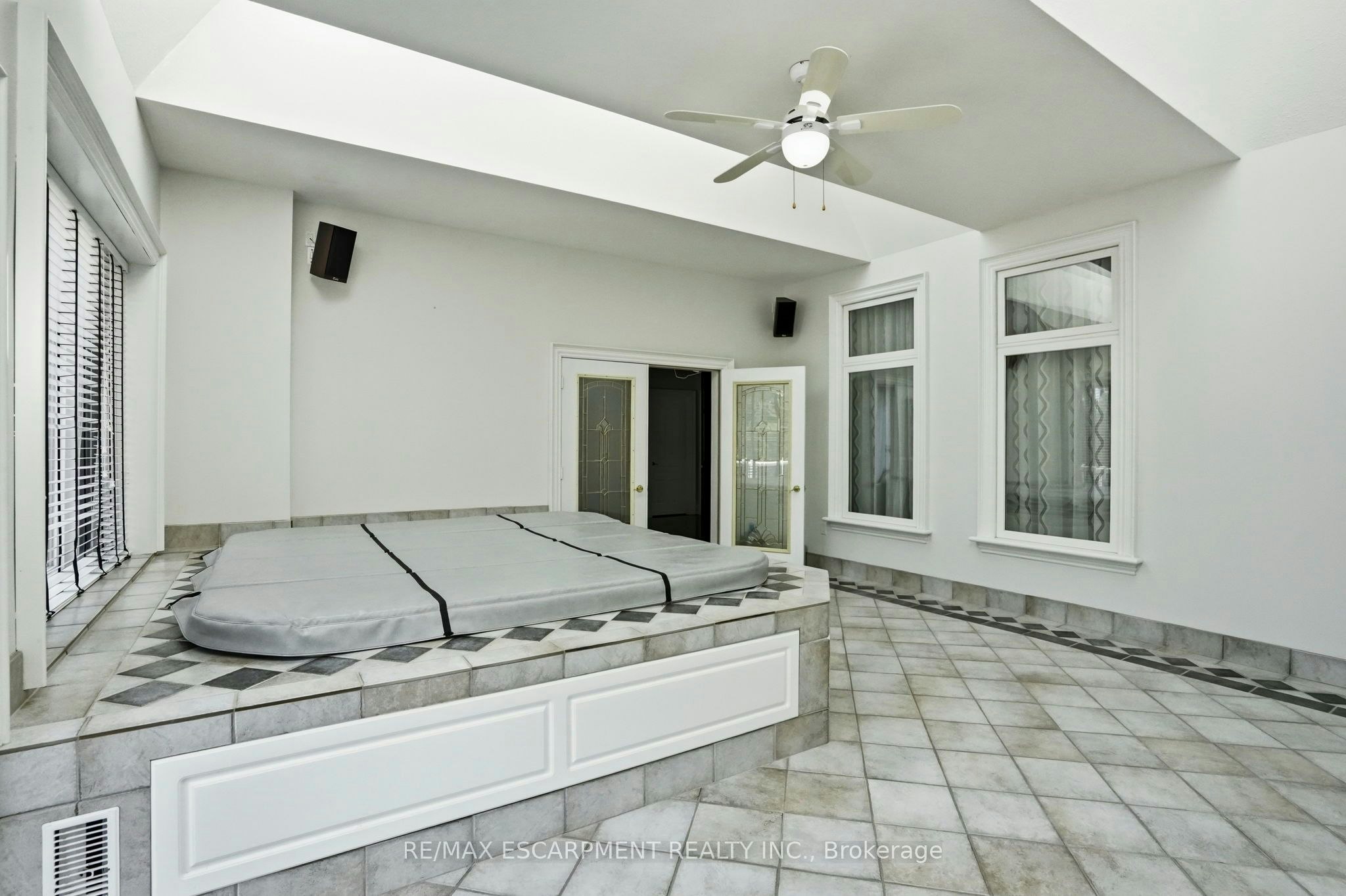 11 Palomino Drive, Hamilton, ON, L0R 1H3 - 28