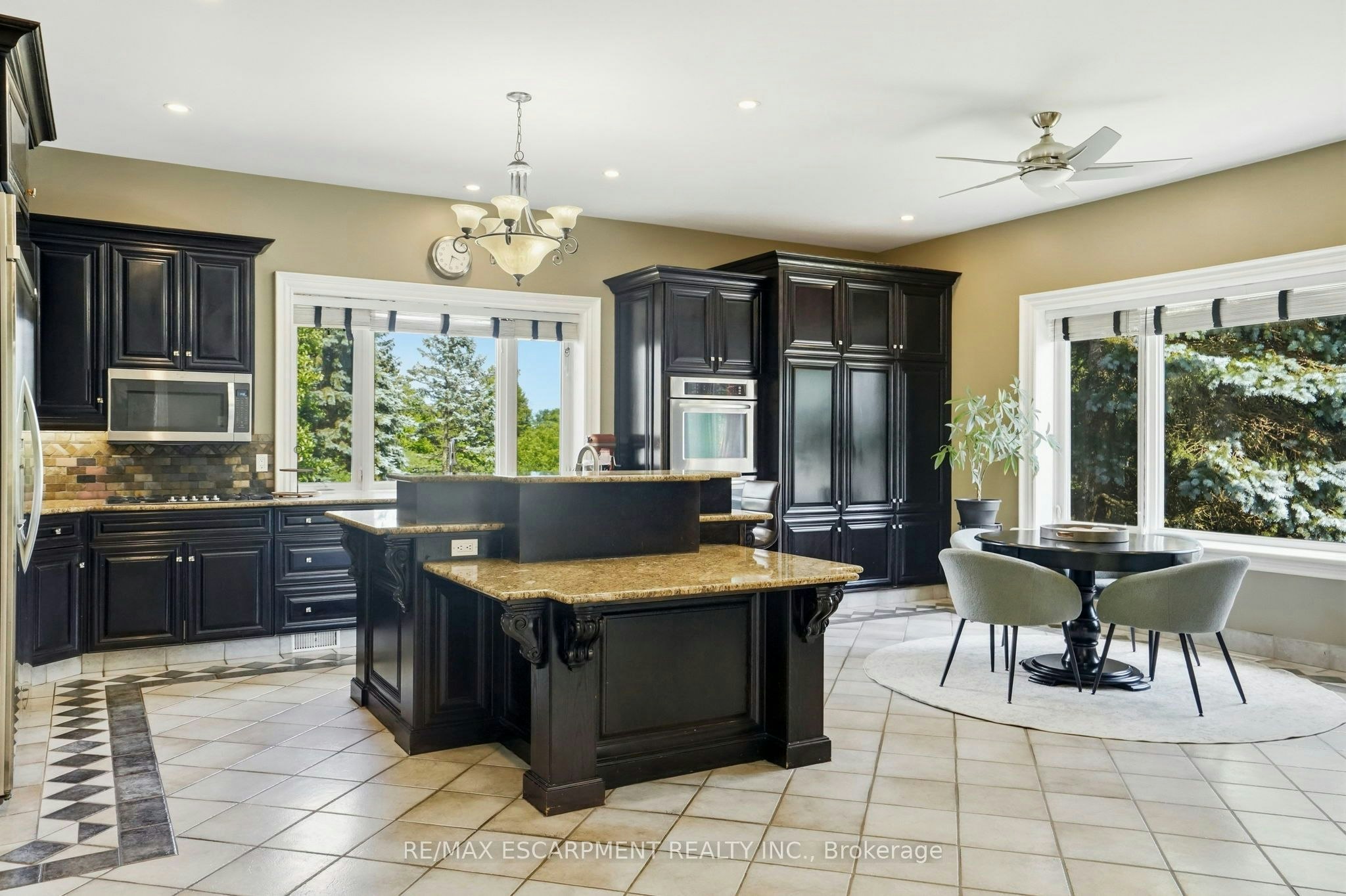11 Palomino Drive, Hamilton, ON, L0R 1H3 - 13