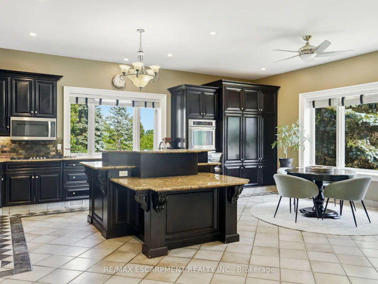 11 Palomino Drive, Hamilton, ON, L0R 1H3 - 13