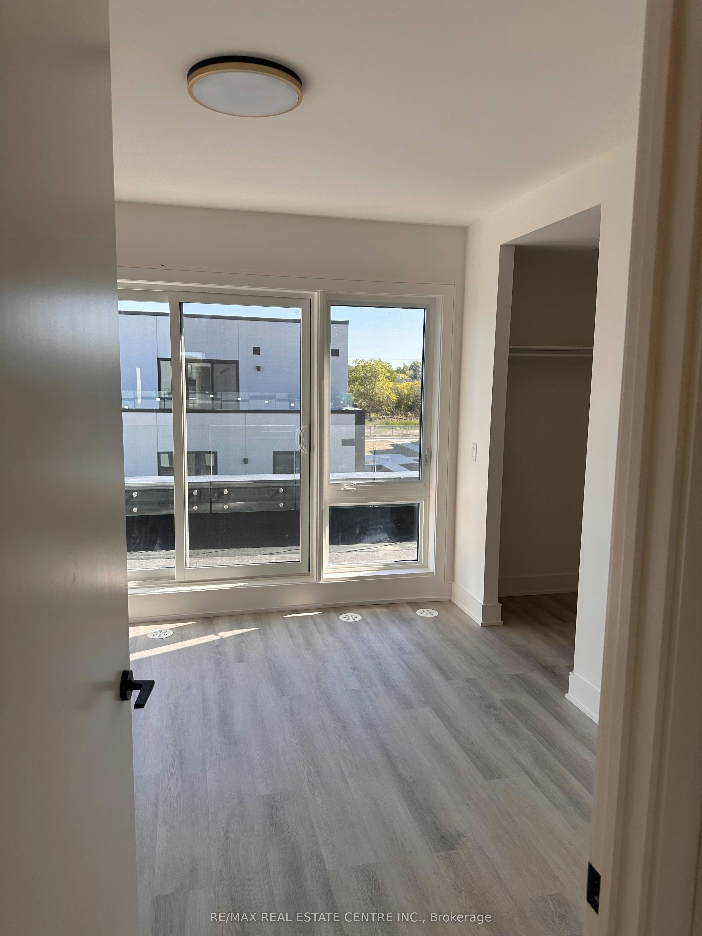 200 Ellis Avenue, St. Catharines, ON, L2P 0H2 - 21