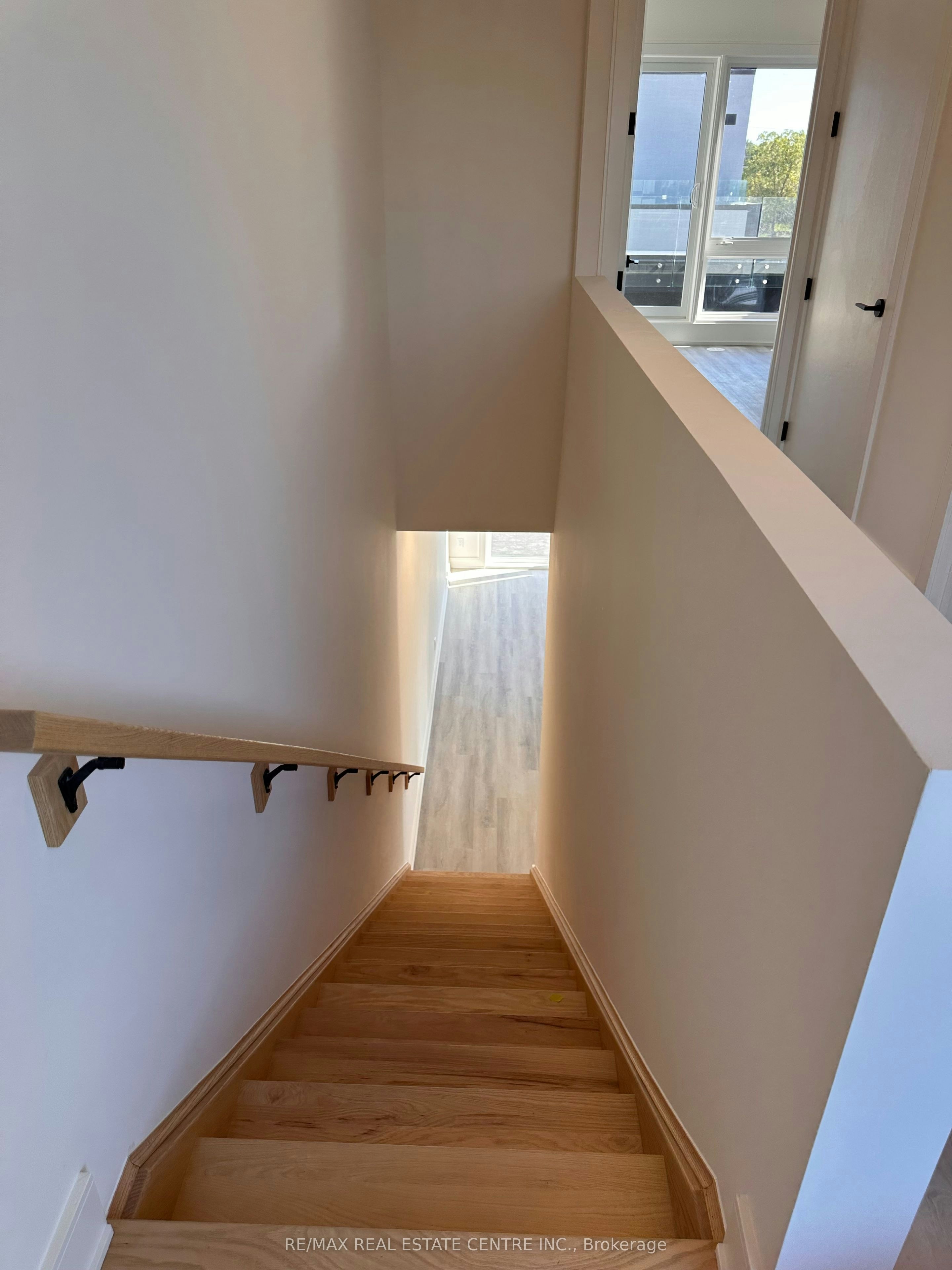 200 Ellis Avenue, St. Catharines, ON, L2P 0H2 - 16