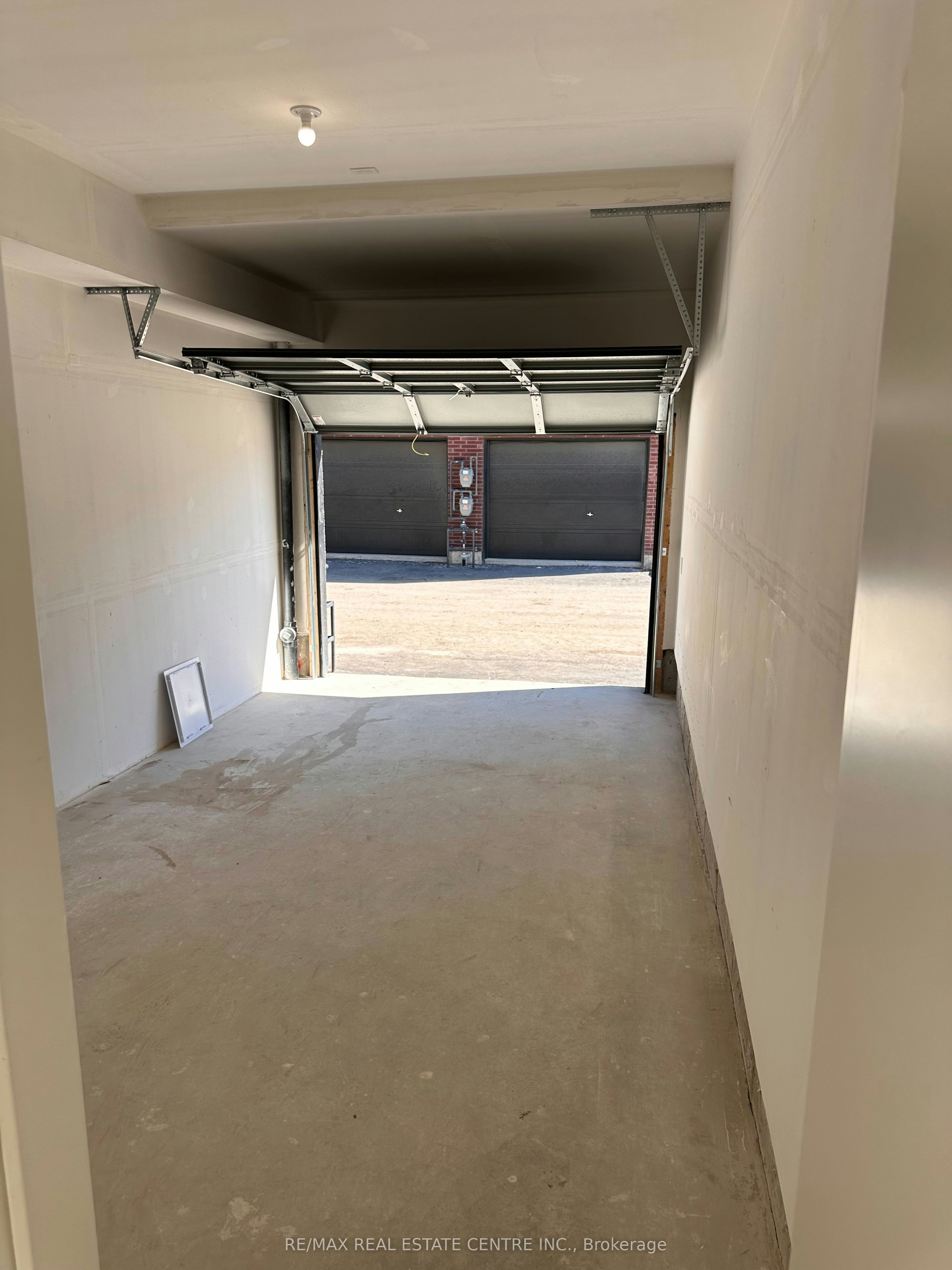 200 Ellis Avenue, St. Catharines, ON, L2P 0H2 - 7