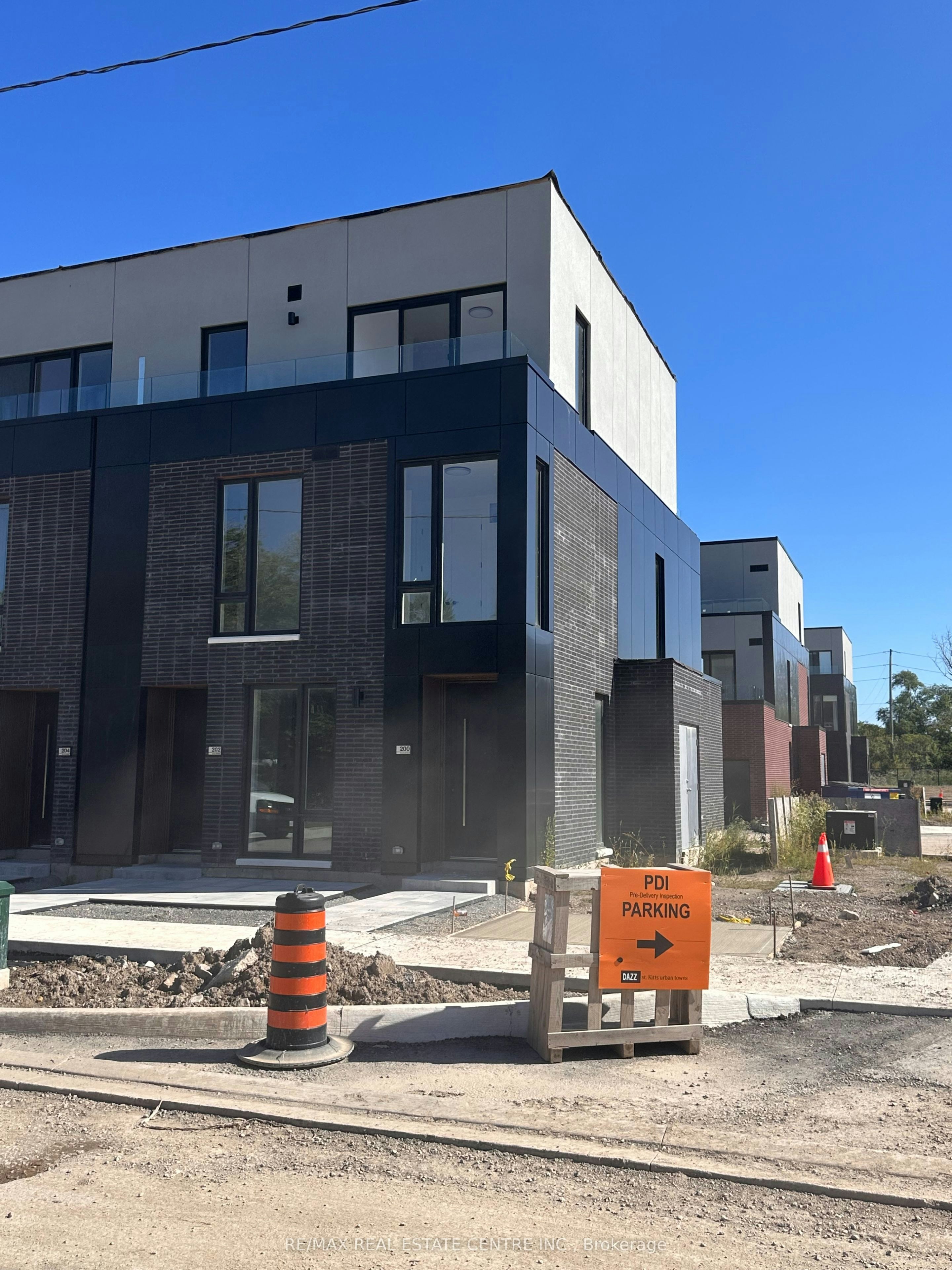 200 Ellis Avenue, St. Catharines, ON, L2P 0H2 - 4