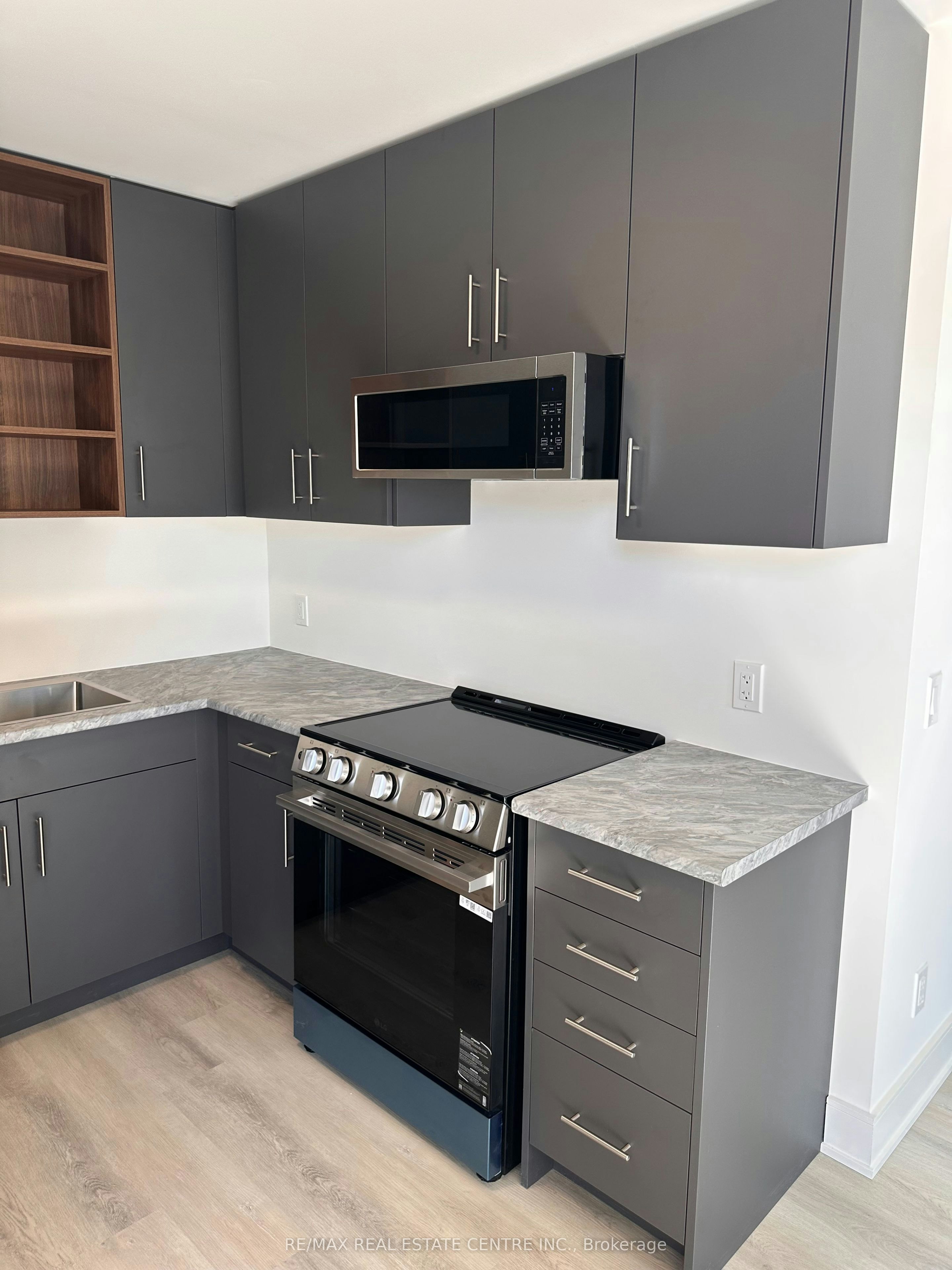 200 Ellis Avenue, St. Catharines, ON, L2P 0H2 - 12