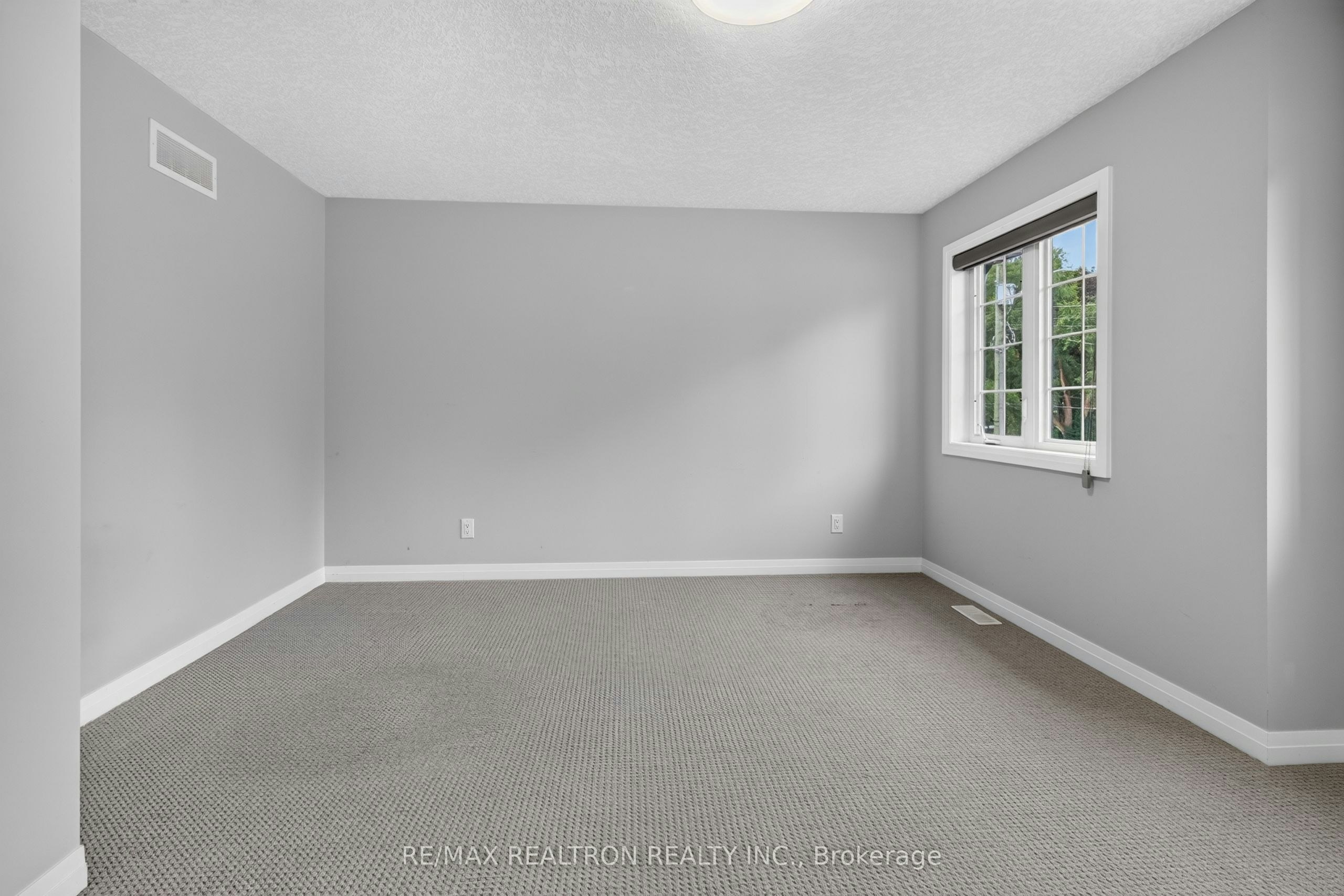 401 Woolwich Street, Waterloo, ON, N2K 0E8 - 33