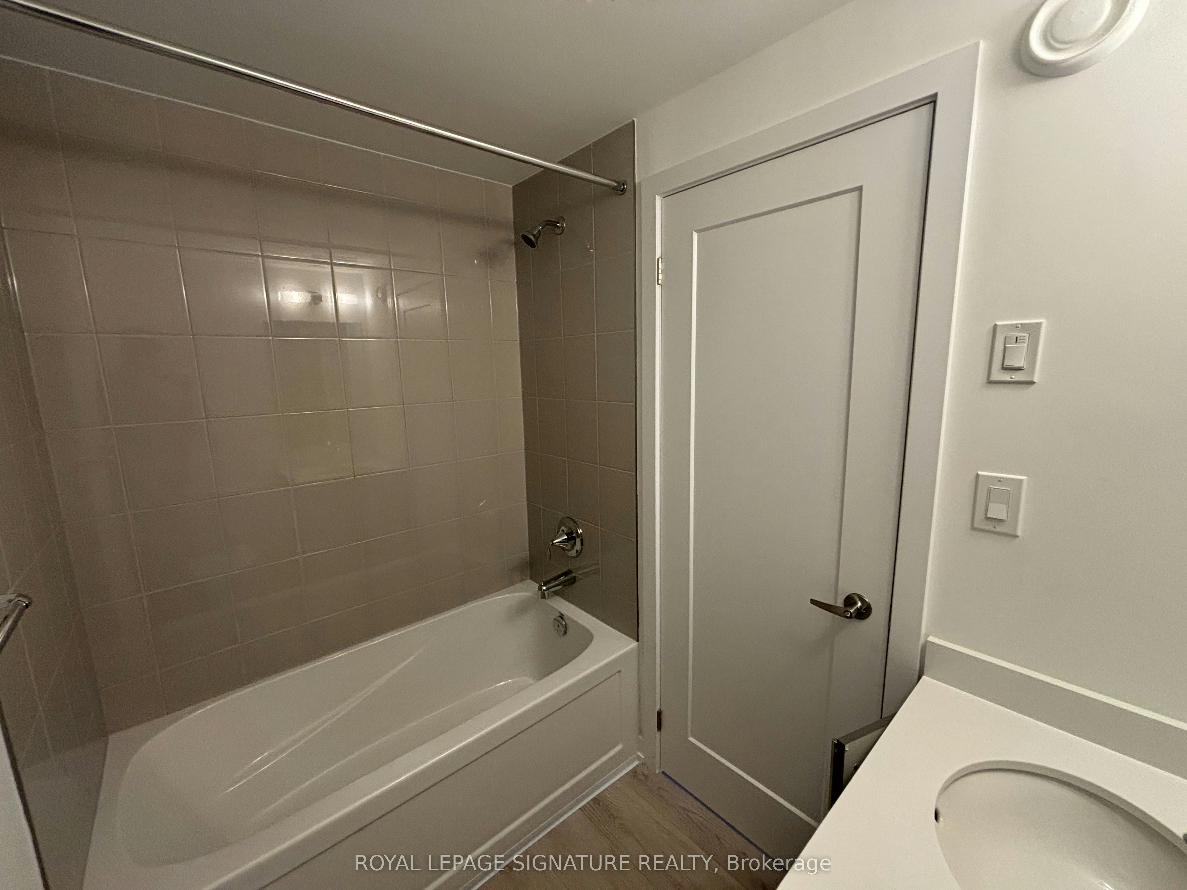 24-42 Lowes Road W, Guelph, ON, N1G 4X2 - 12