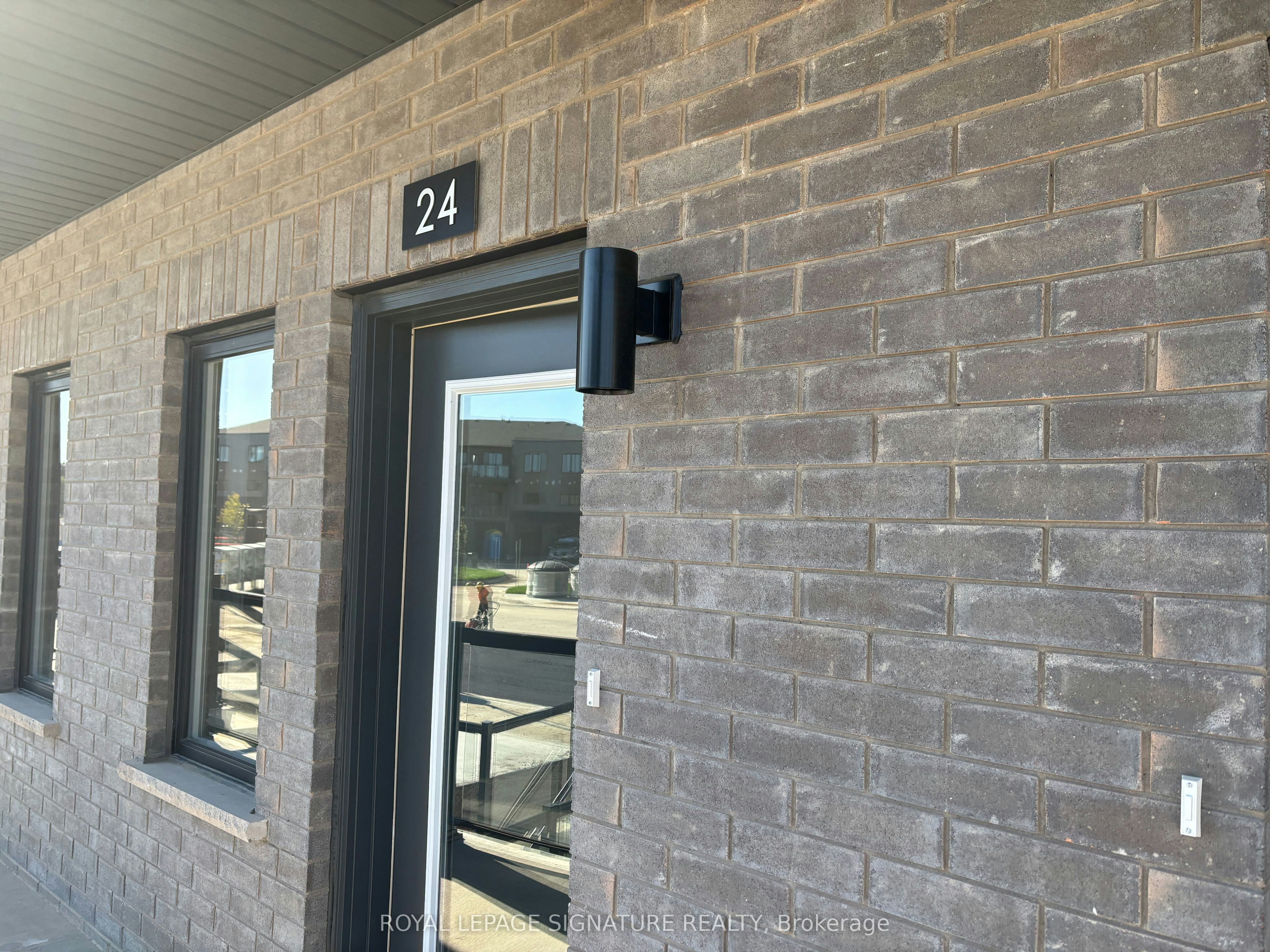 24-42 Lowes Road W, Guelph, ON, N1G 4X2 - 2