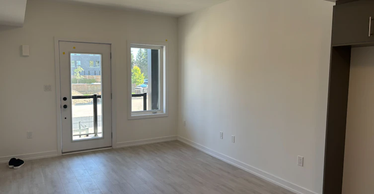 24-42 Lowes Road W, Guelph, ON, N1G 4X2 - 8