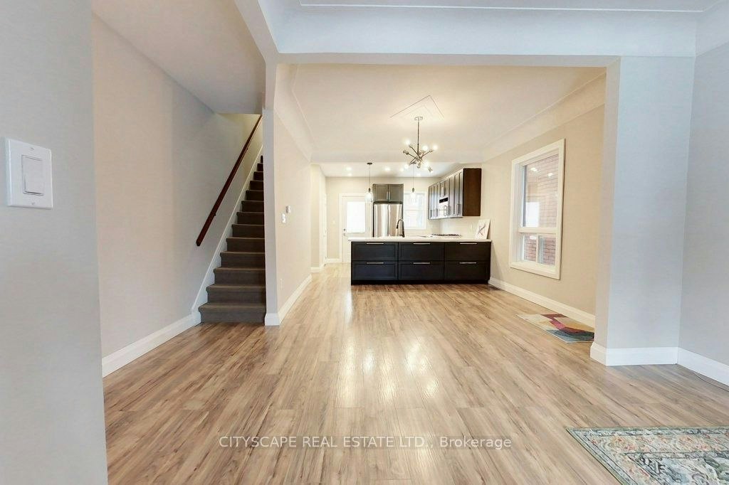 39 Holton Avenue N, Hamilton, ON, L8L 6H3 - 5