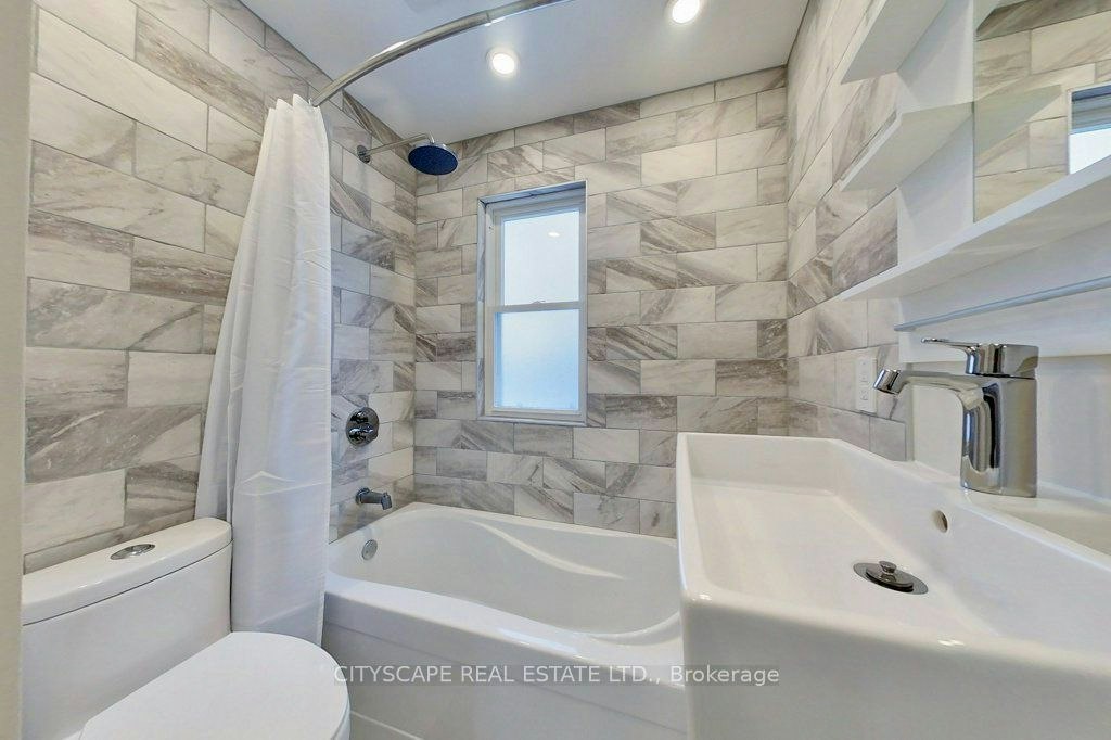 39 Holton Avenue N, Hamilton, ON, L8L 6H3 - 19