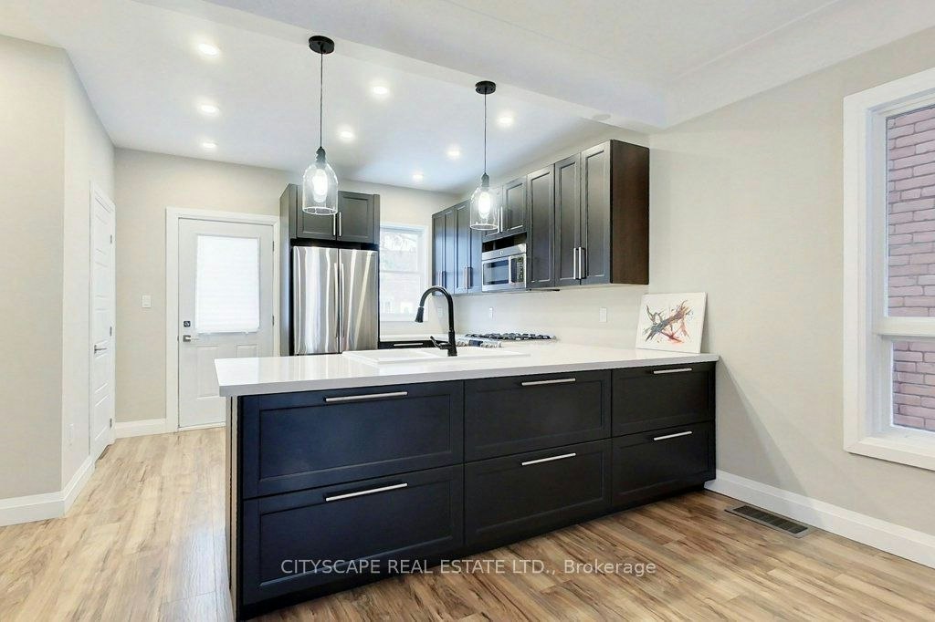 39 Holton Avenue N, Hamilton, ON, L8L 6H3