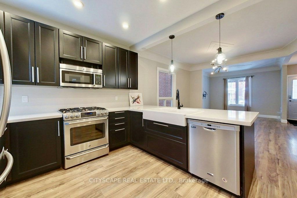 39 Holton Avenue N, Hamilton, ON, L8L 6H3 - 4
